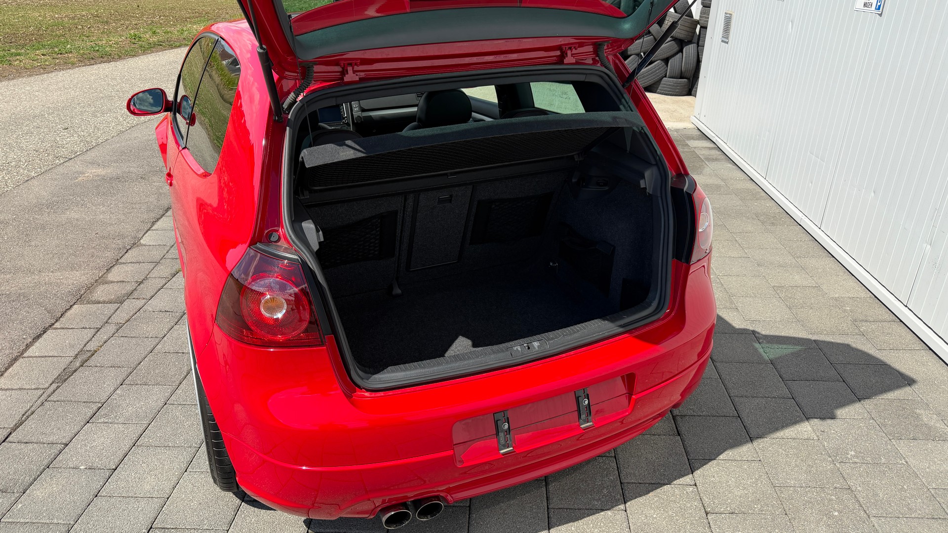 VW Golf 2.0 TFSI GTI Edition 30-image-9