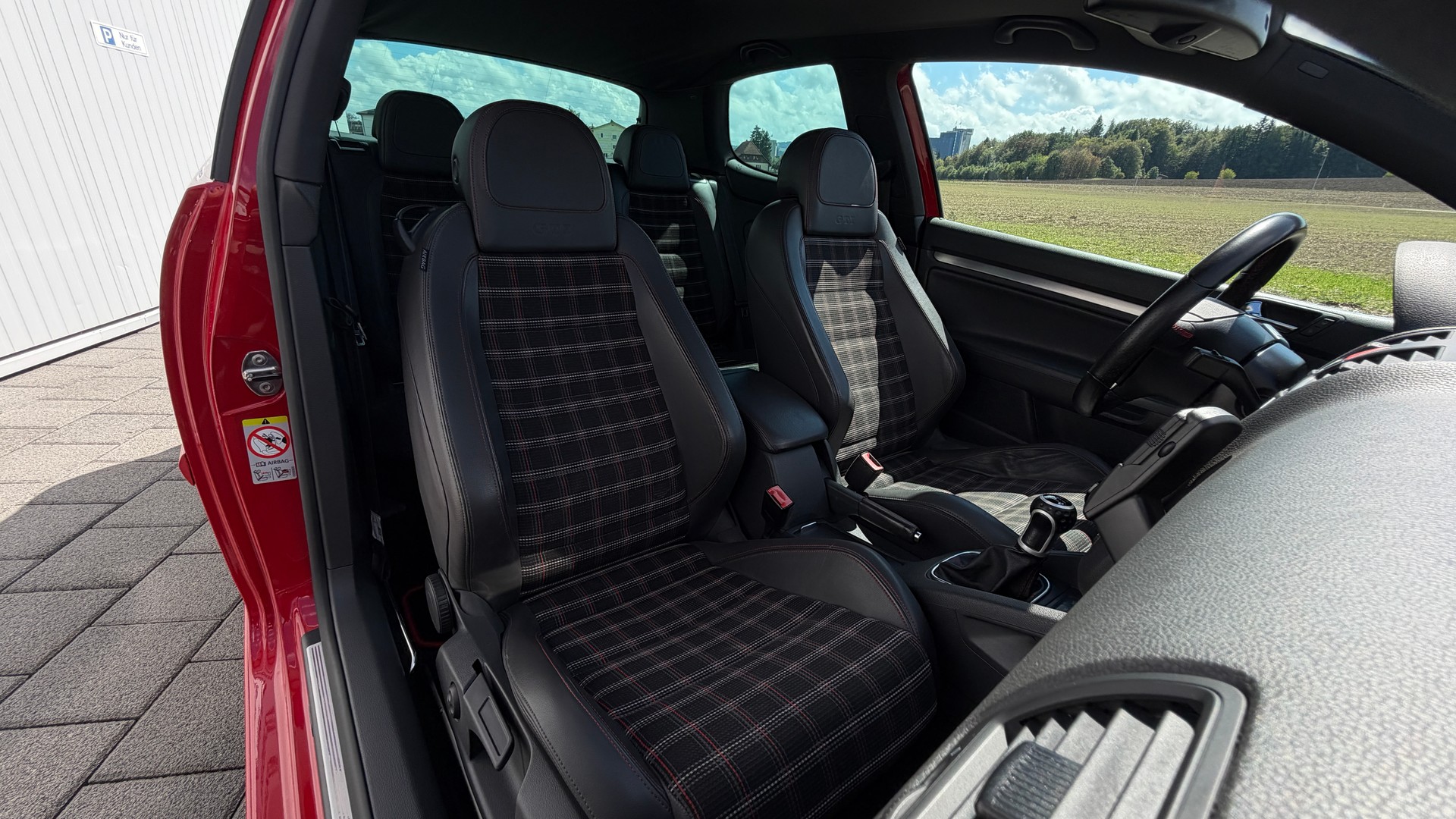 VW Golf 2.0 TFSI GTI Edition 30-image-19