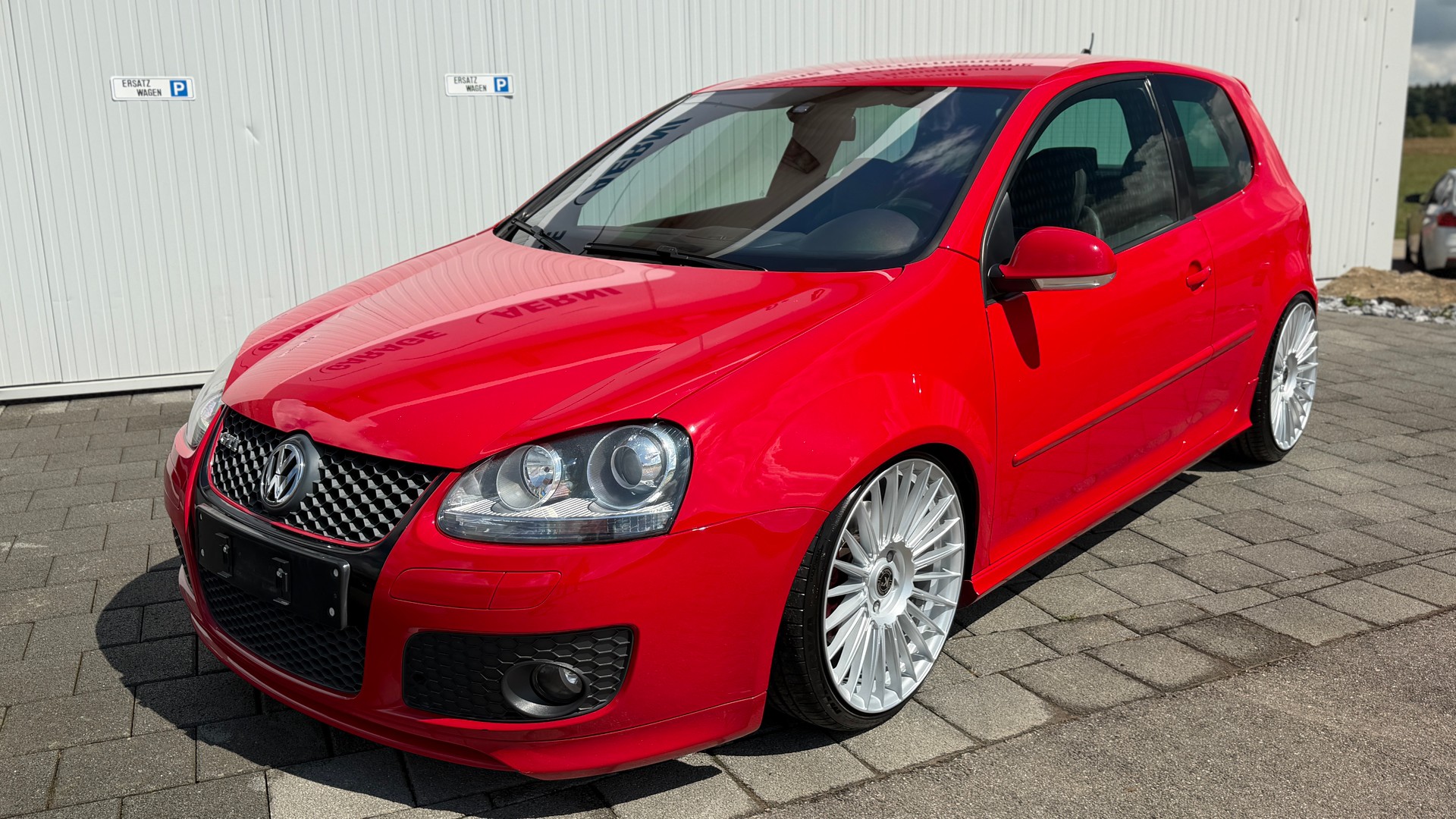 VW Golf 2.0 TFSI GTI Edition 30-image-2