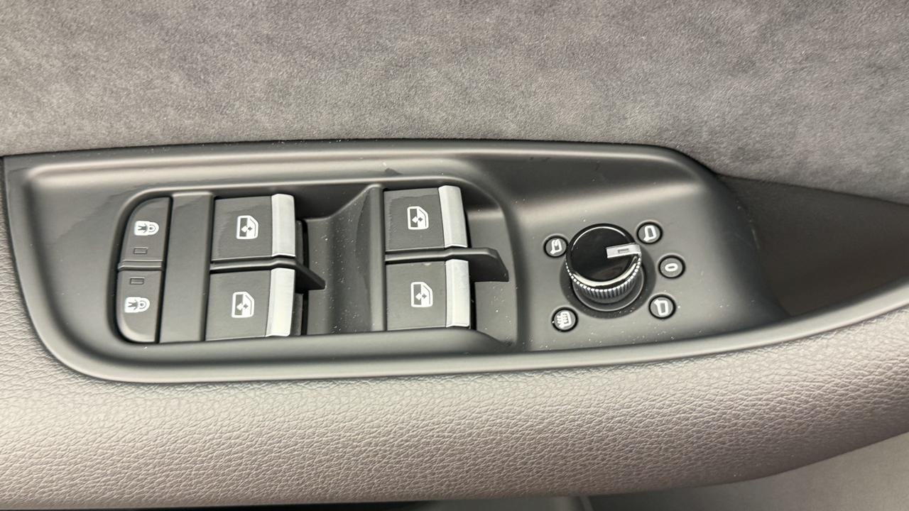 AUDI Q7 SUV TDI quattro 210 kW S Line tiptronic-image-8