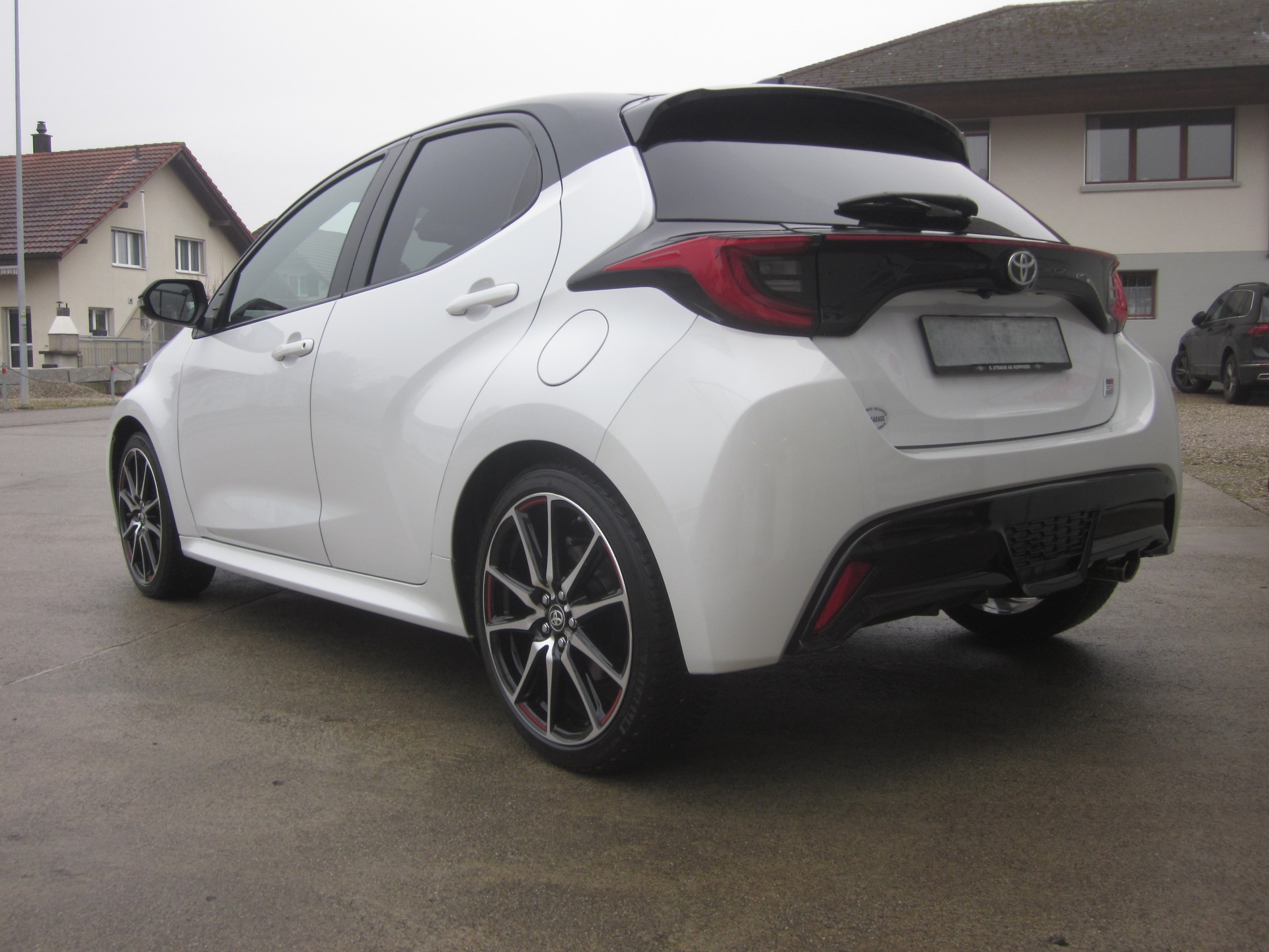 TOYOTA Yaris 1.5 GR Sport e-CVT-image-6