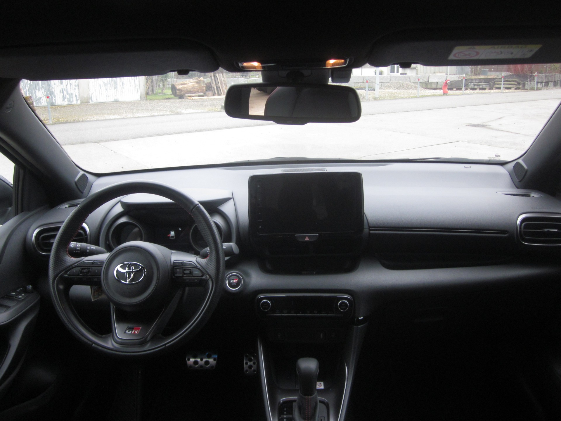 TOYOTA Yaris 1.5 GR Sport e-CVT-image-7