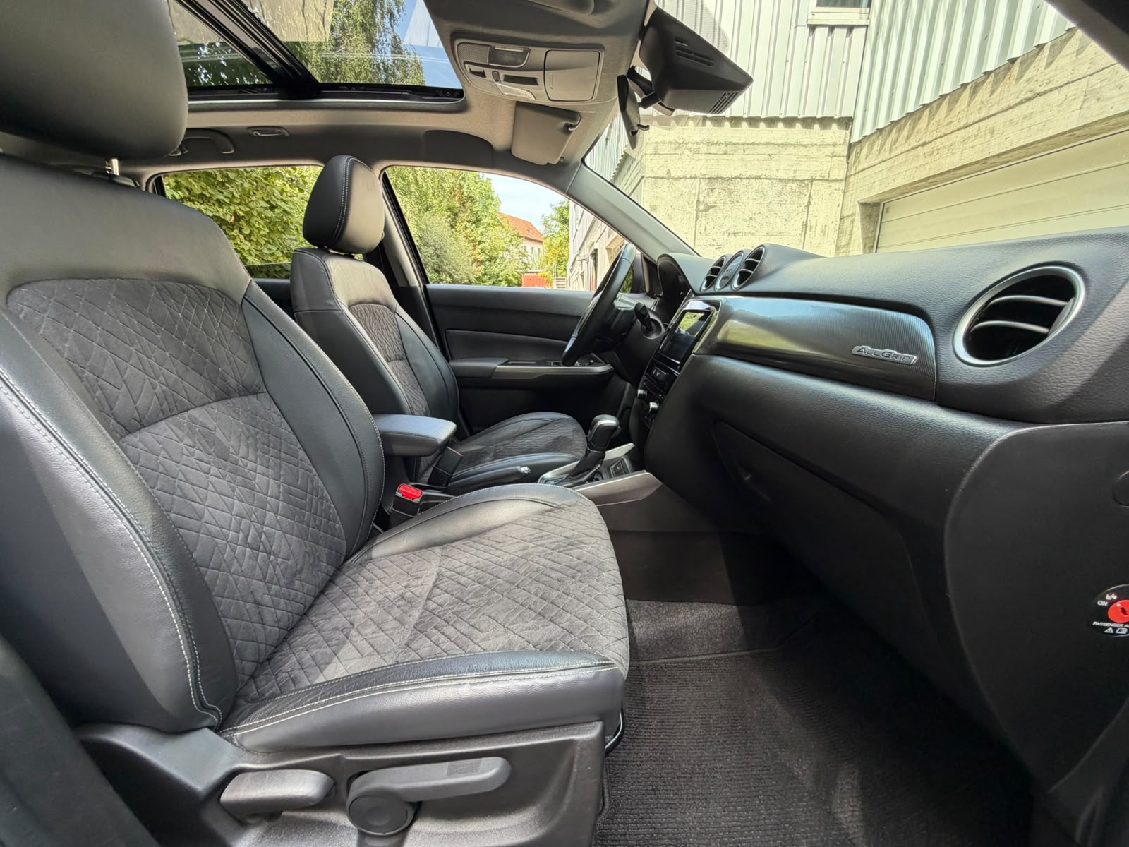 SUZUKI Vitara 1.5 Hybrid Compact Top 4x4 AGS-image-17