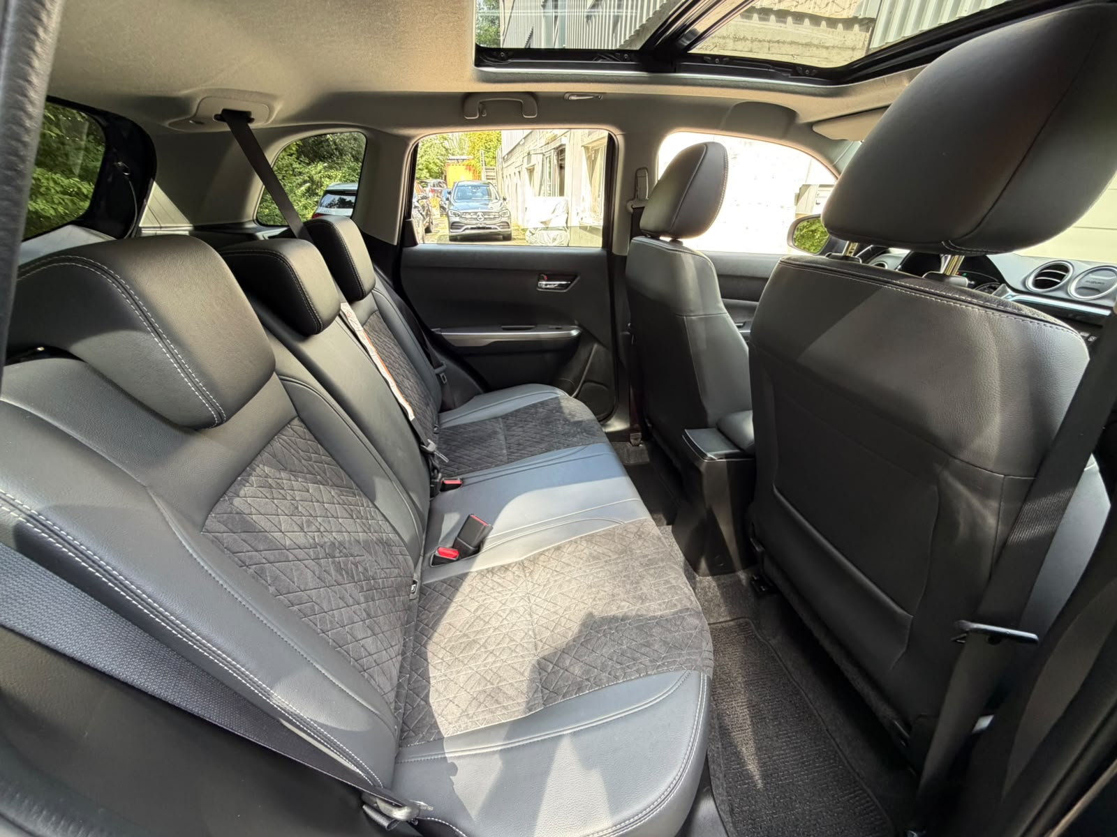 SUZUKI Vitara 1.5 Hybrid Compact Top 4x4 AGS-image-16