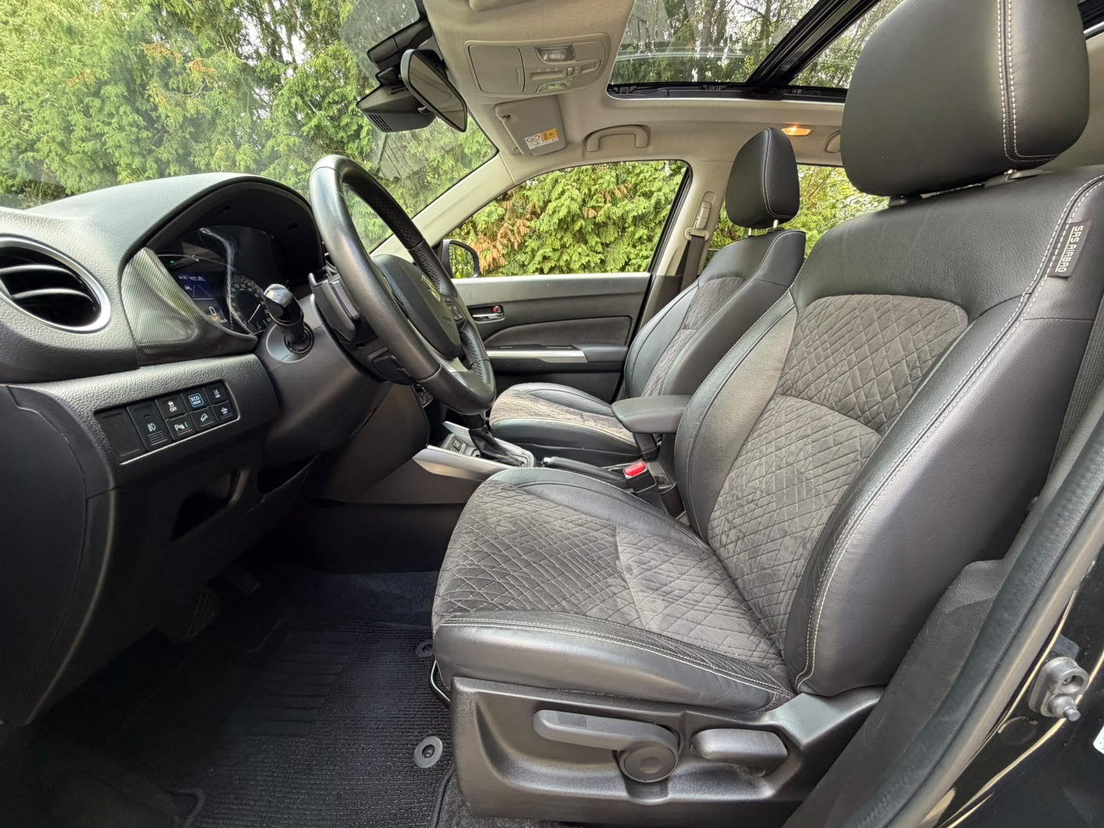SUZUKI Vitara 1.5 Hybrid Compact Top 4x4 AGS-image-10