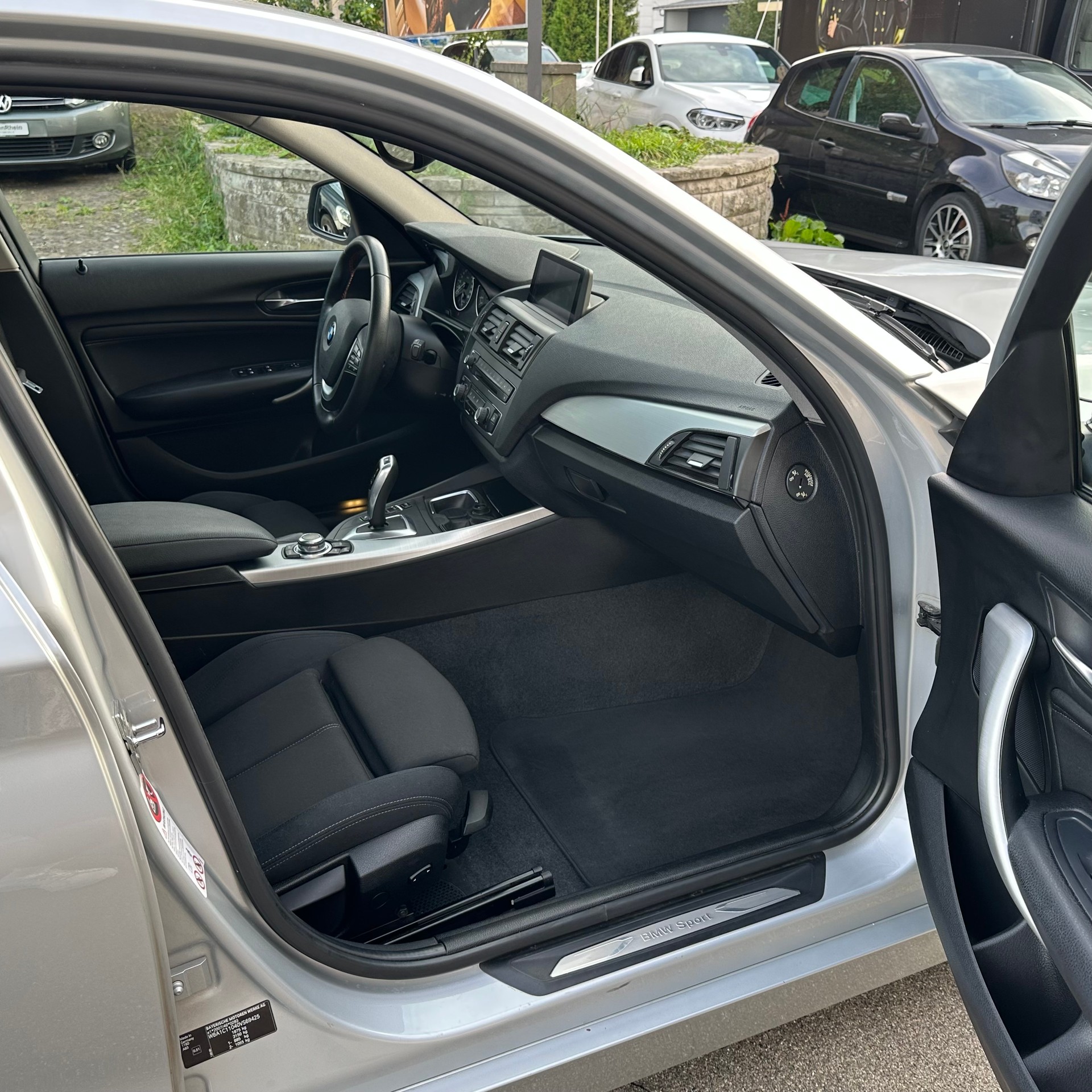 BMW 118d Sport Line Steptronic-image-12