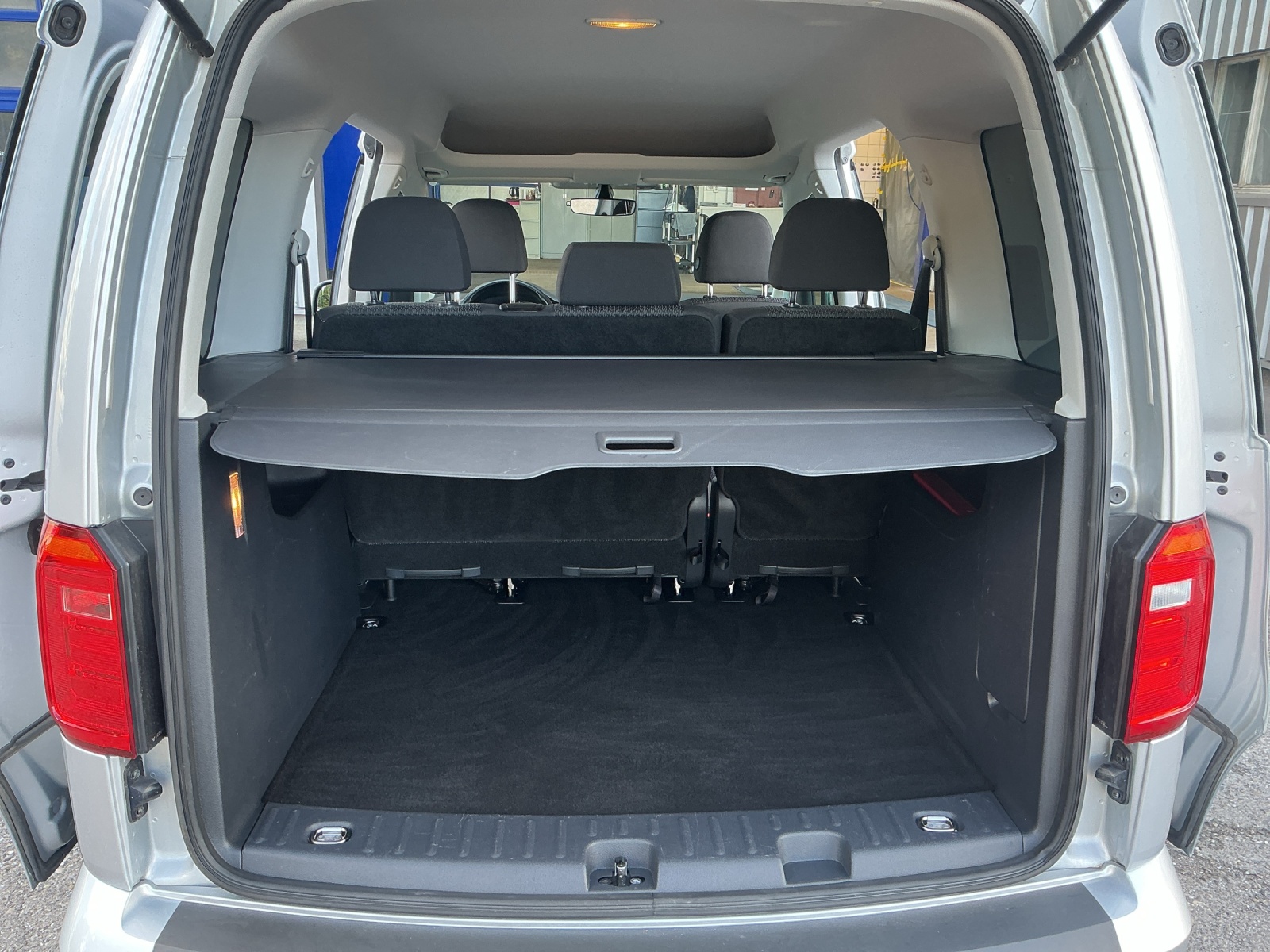 VW Caddy 2.0 TDI Liberty DSG-image-13