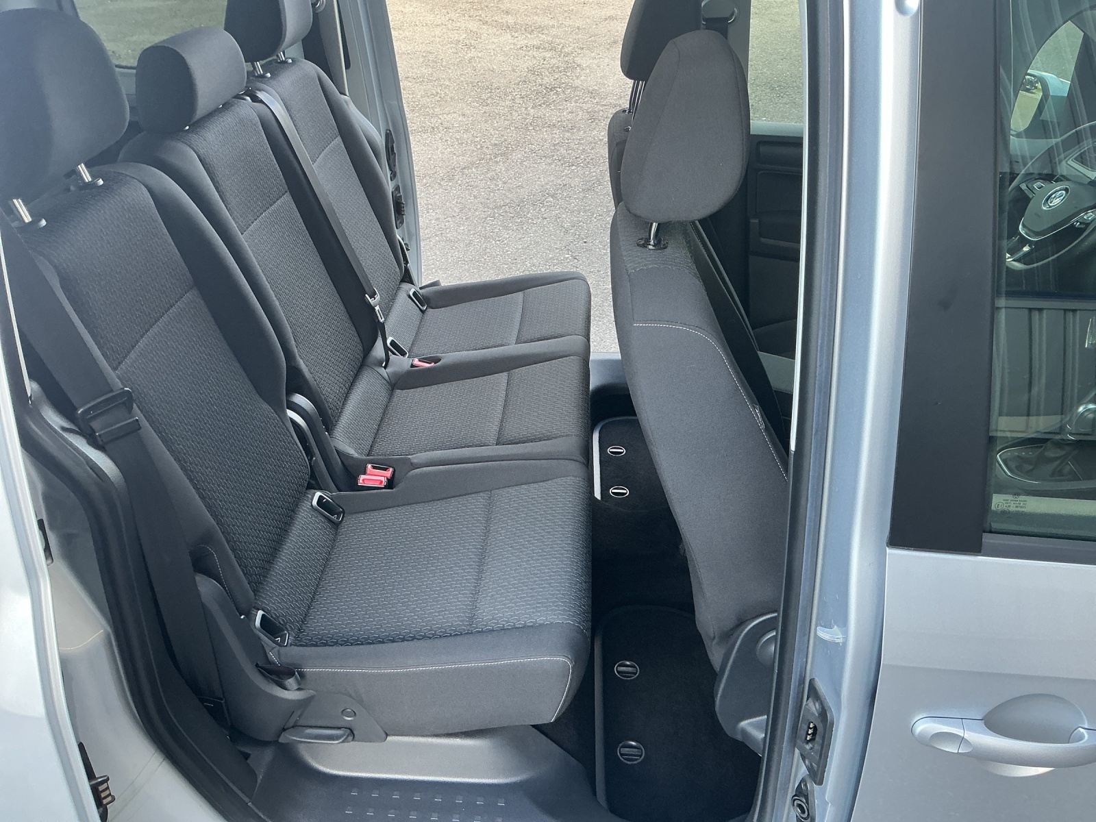 VW Caddy 2.0 TDI Liberty DSG-image-12