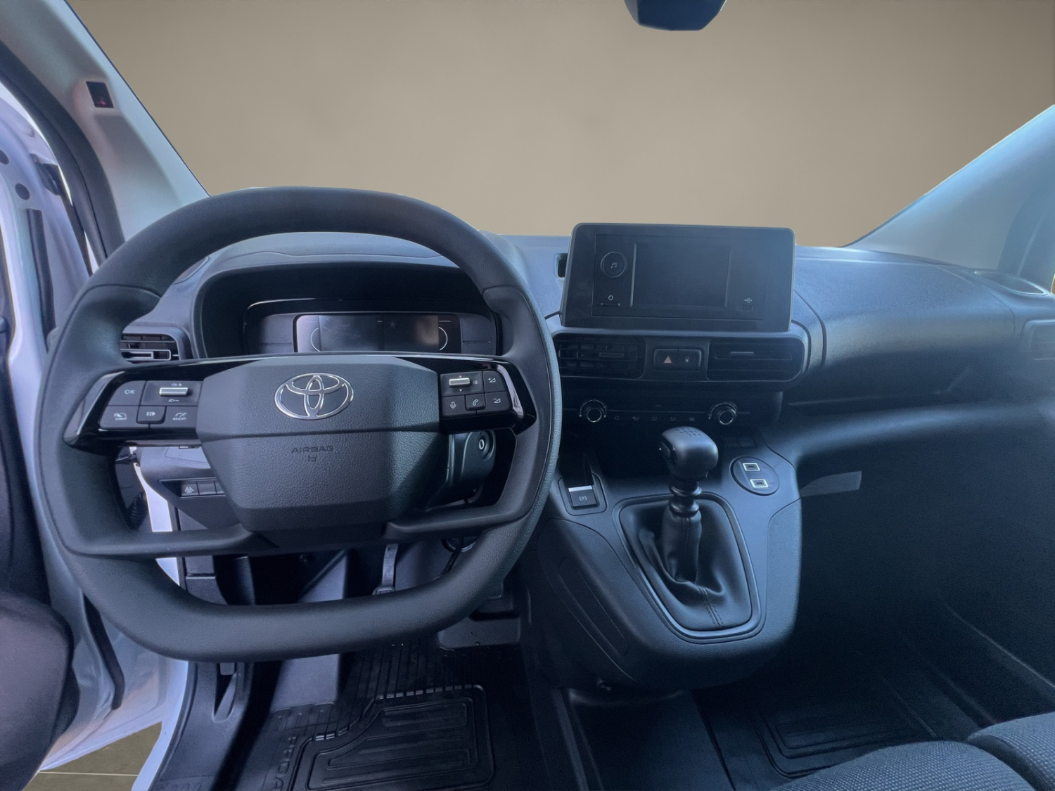 TOYOTA PROACE CITY Van L2 1.2 Active-image-10