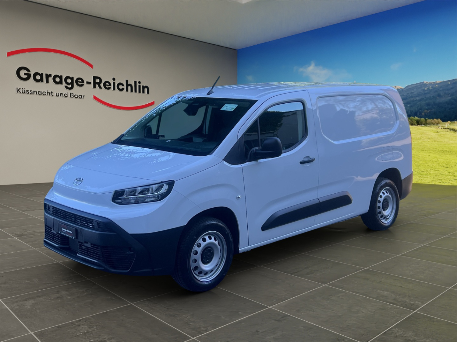 TOYOTA PROACE CITY Van L2 1.2 Active-image-0