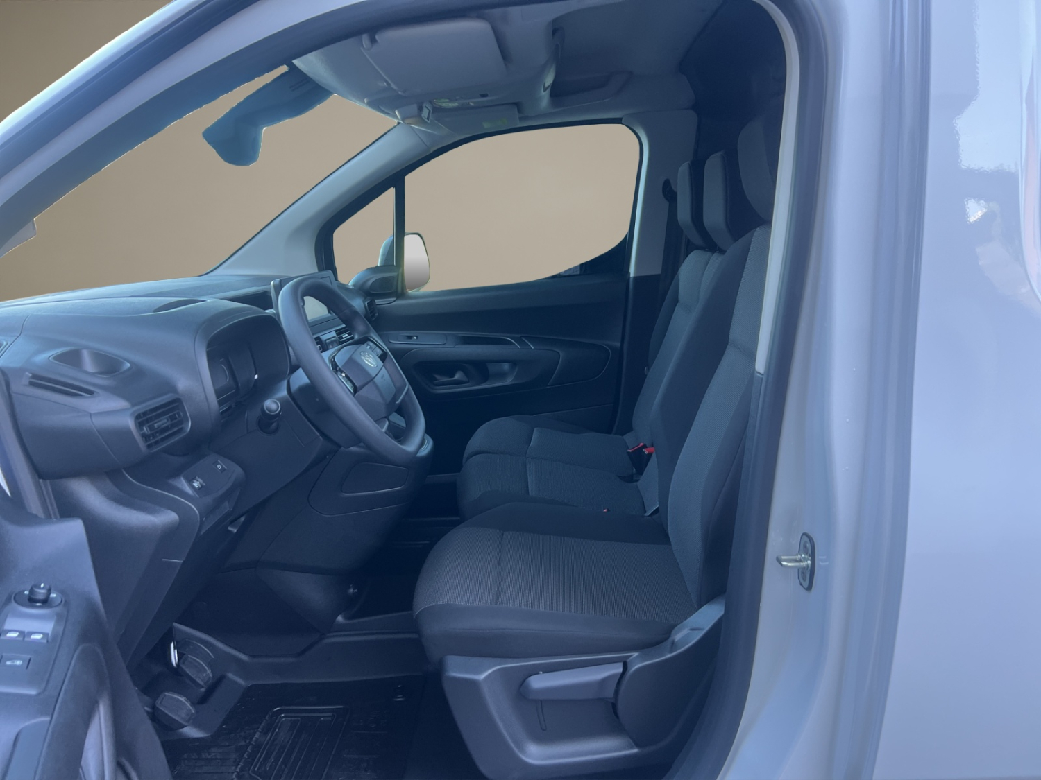 TOYOTA PROACE CITY Van L2 1.2 Active-image-8
