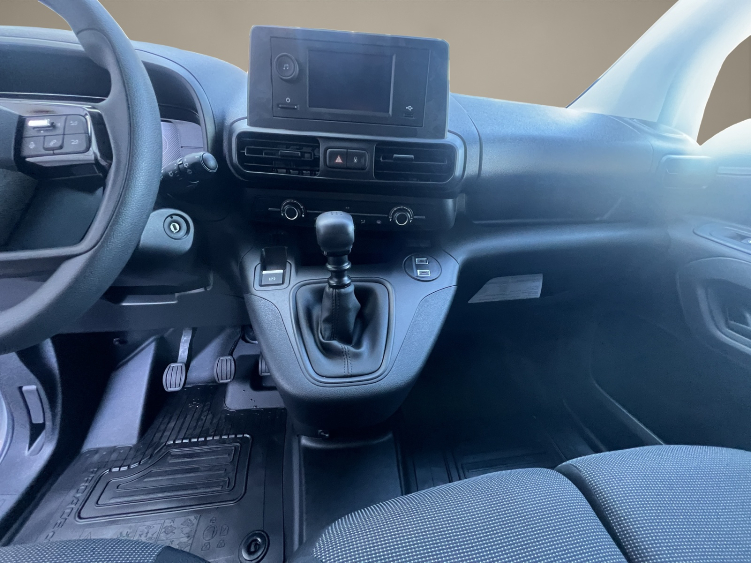 TOYOTA PROACE CITY Van L2 1.2 Active-image-12