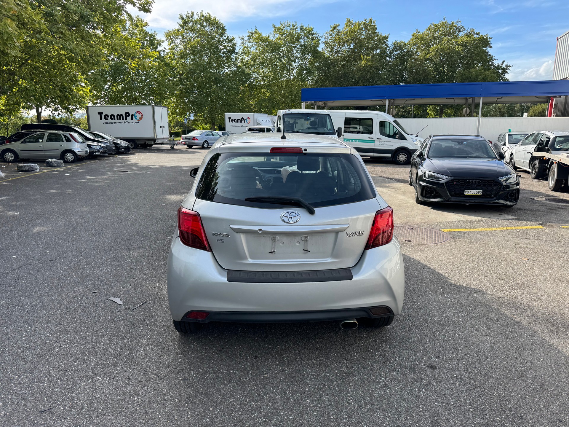 TOYOTA Yaris 1.0 Terra-image-9