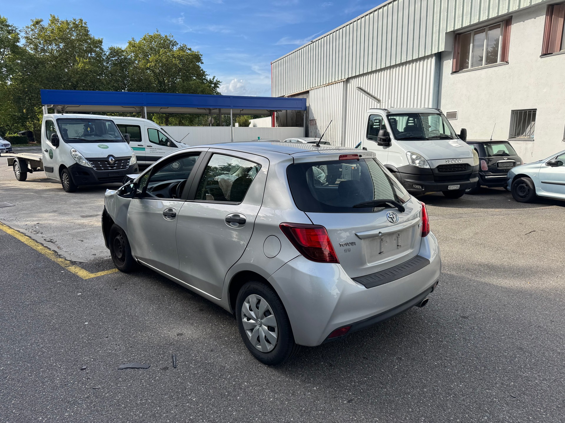 TOYOTA Yaris 1.0 Terra-image-7