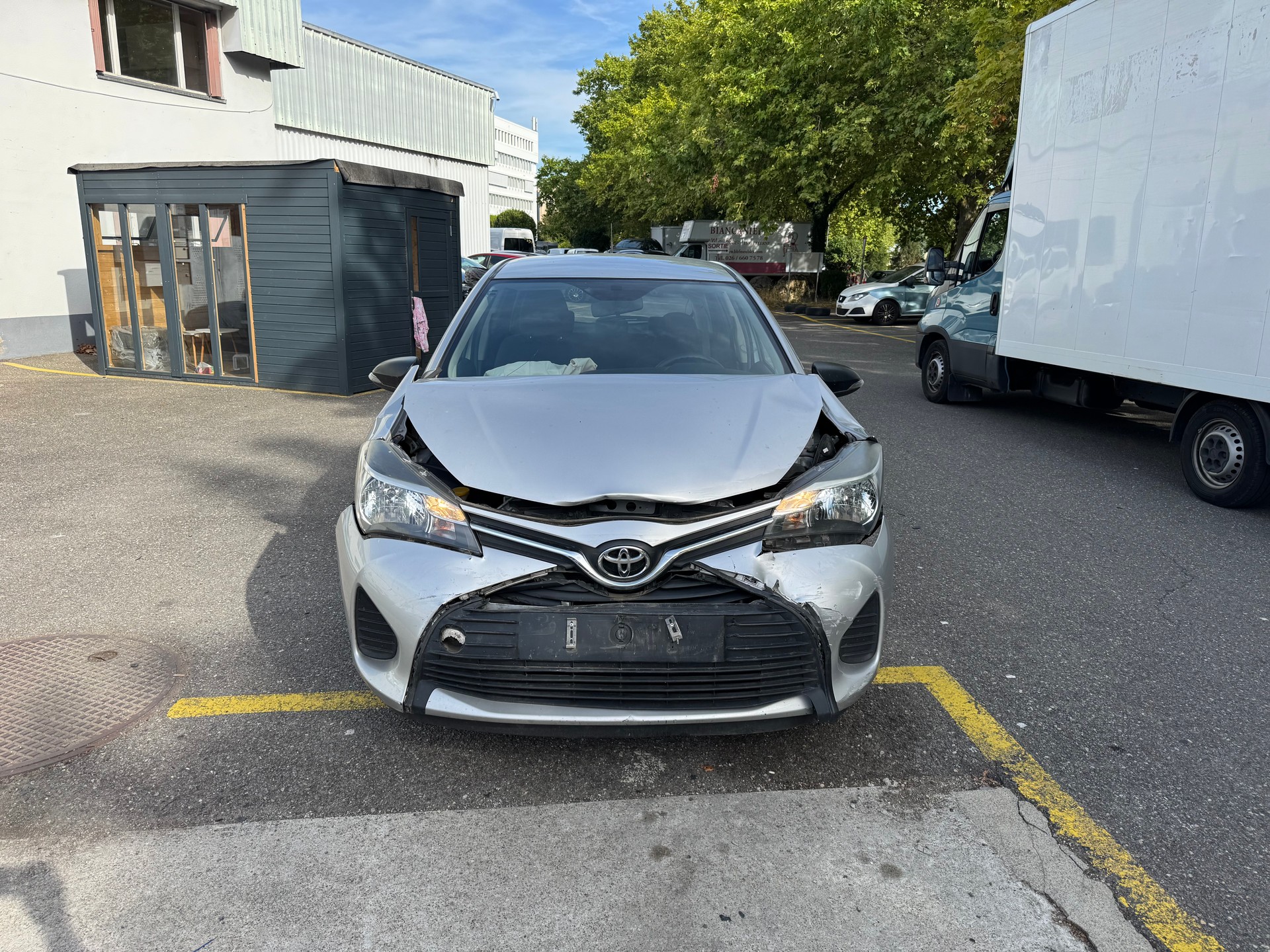 TOYOTA Yaris 1.0 Terra-showroom-element-2