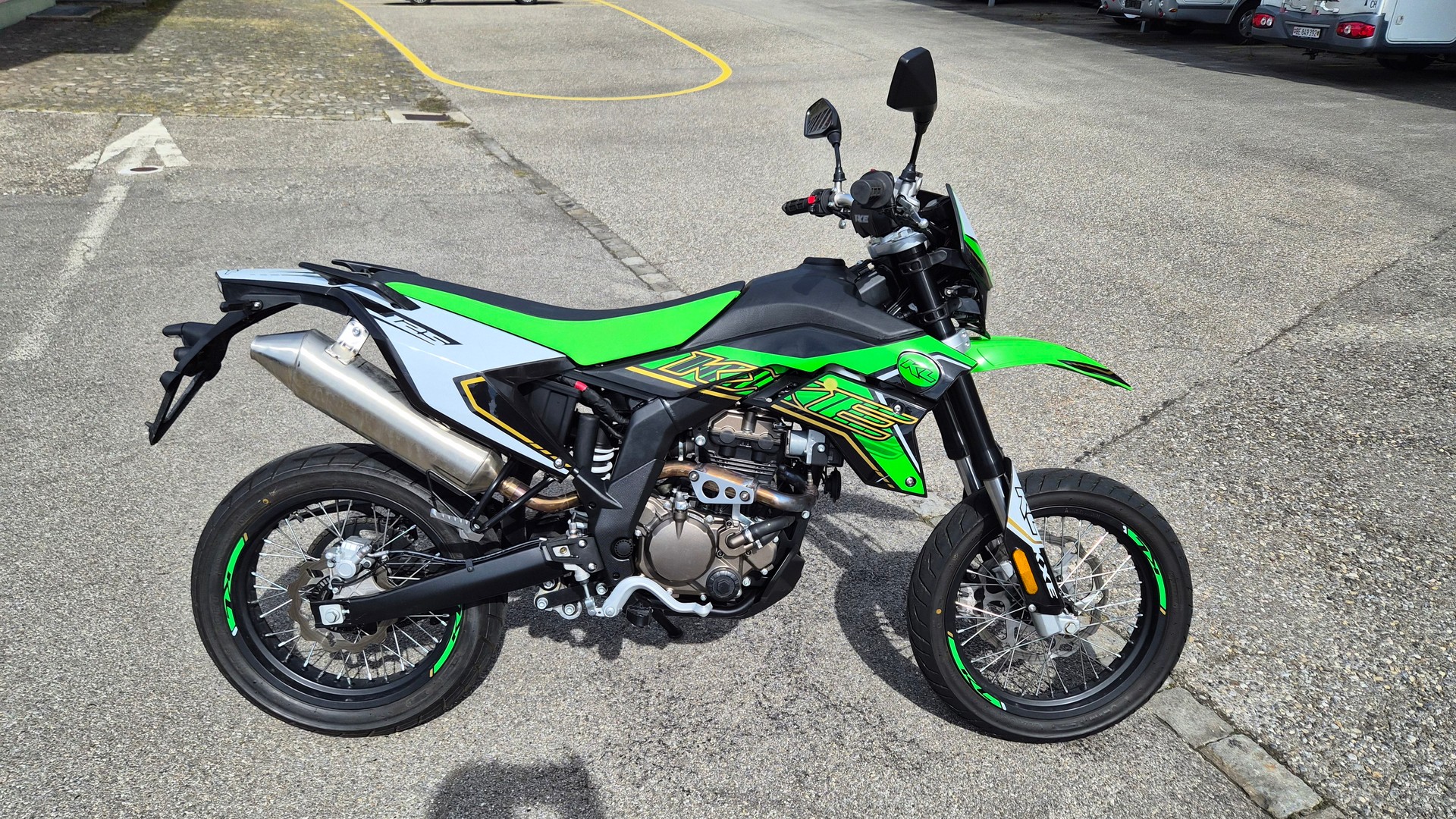 KL KXE 125 Supermoto-image-1