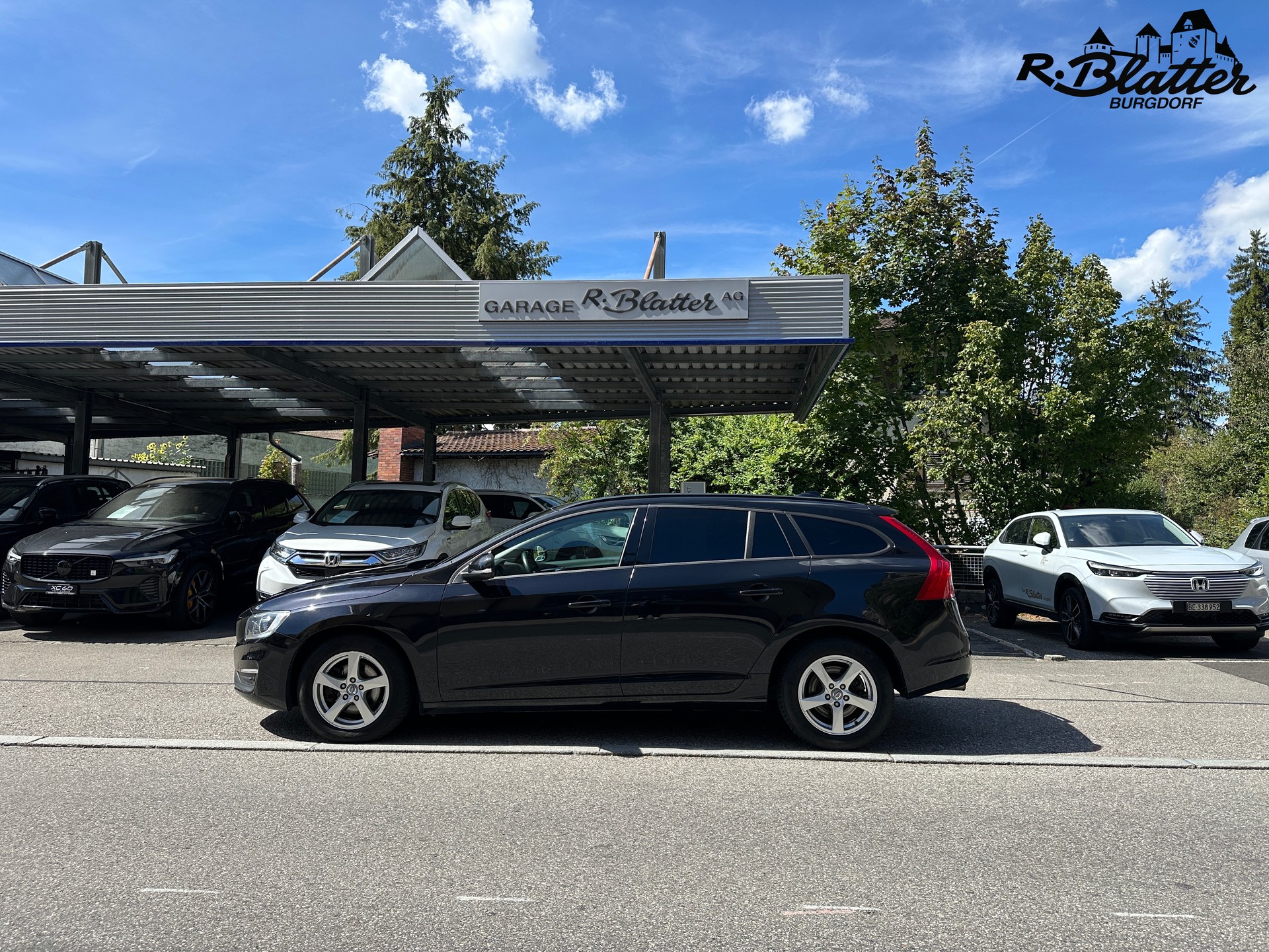 VOLVO V60 D3 Geartronic-showroom-element-2