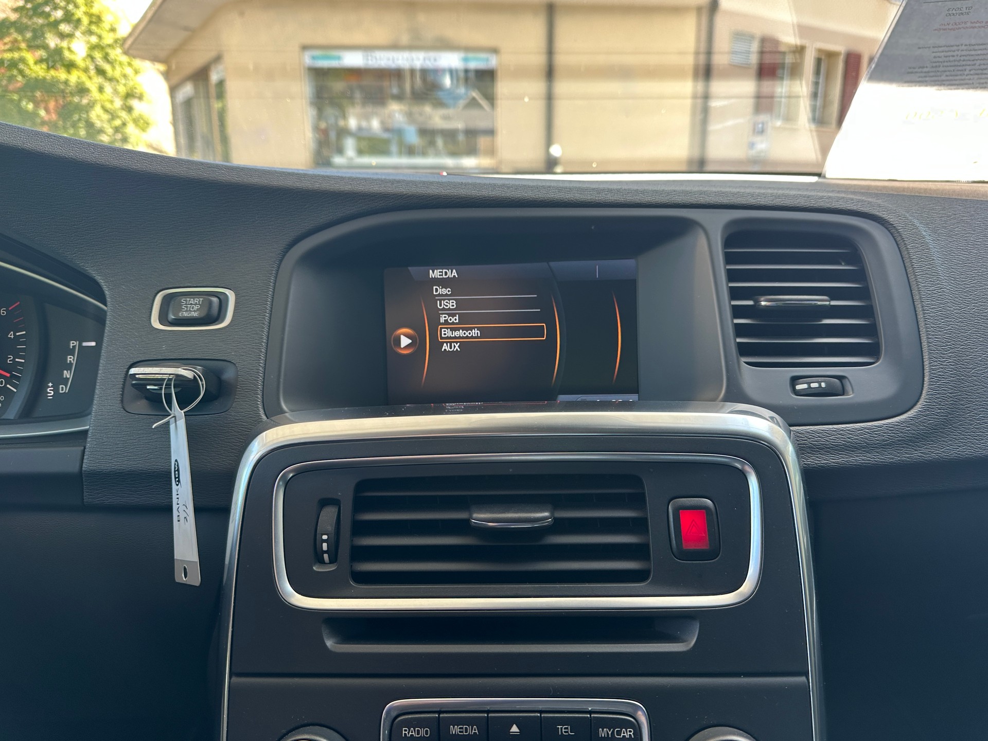 VOLVO V60 D3 Geartronic-image-8