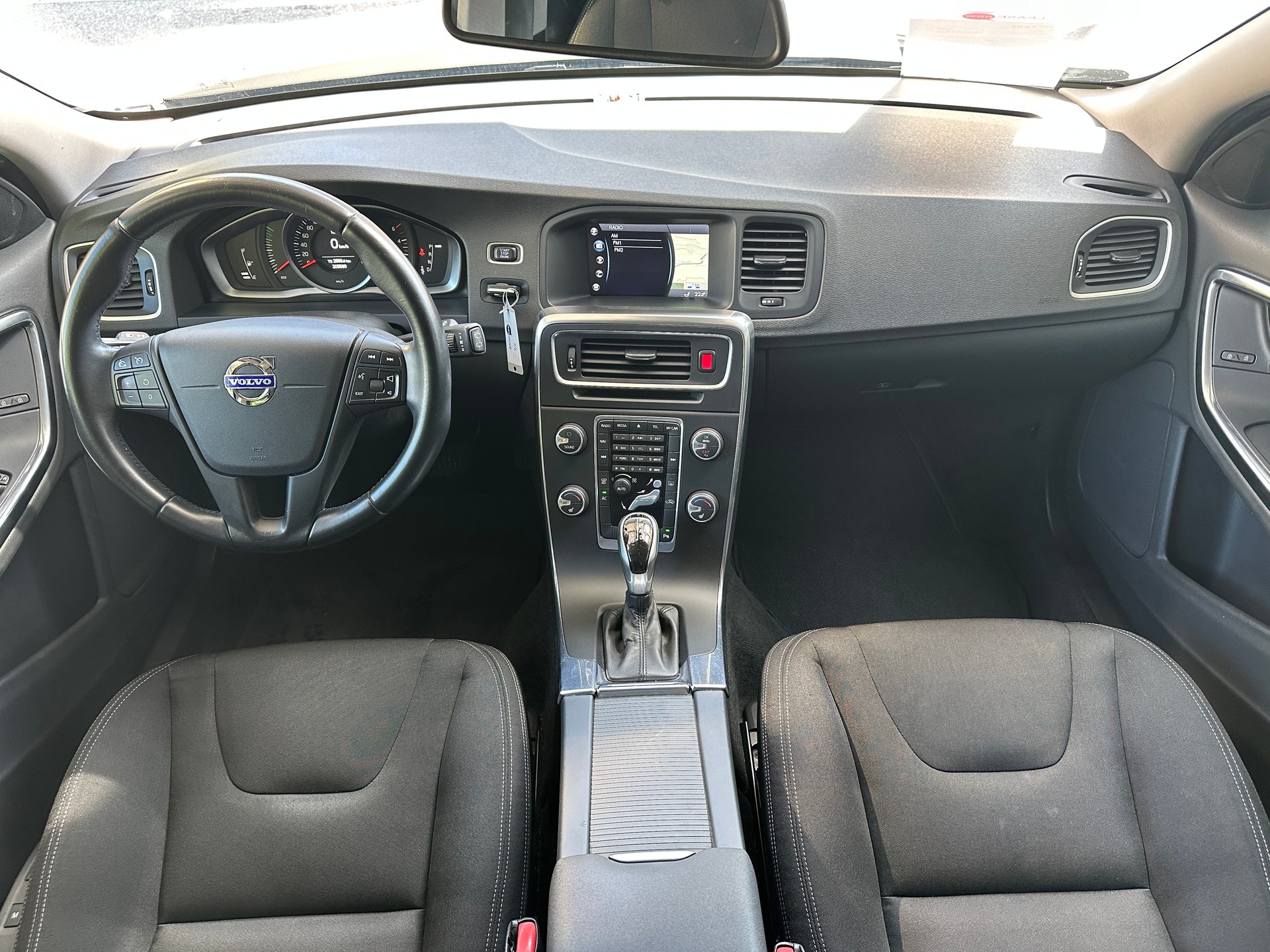 VOLVO V60 D3 Geartronic-image-7