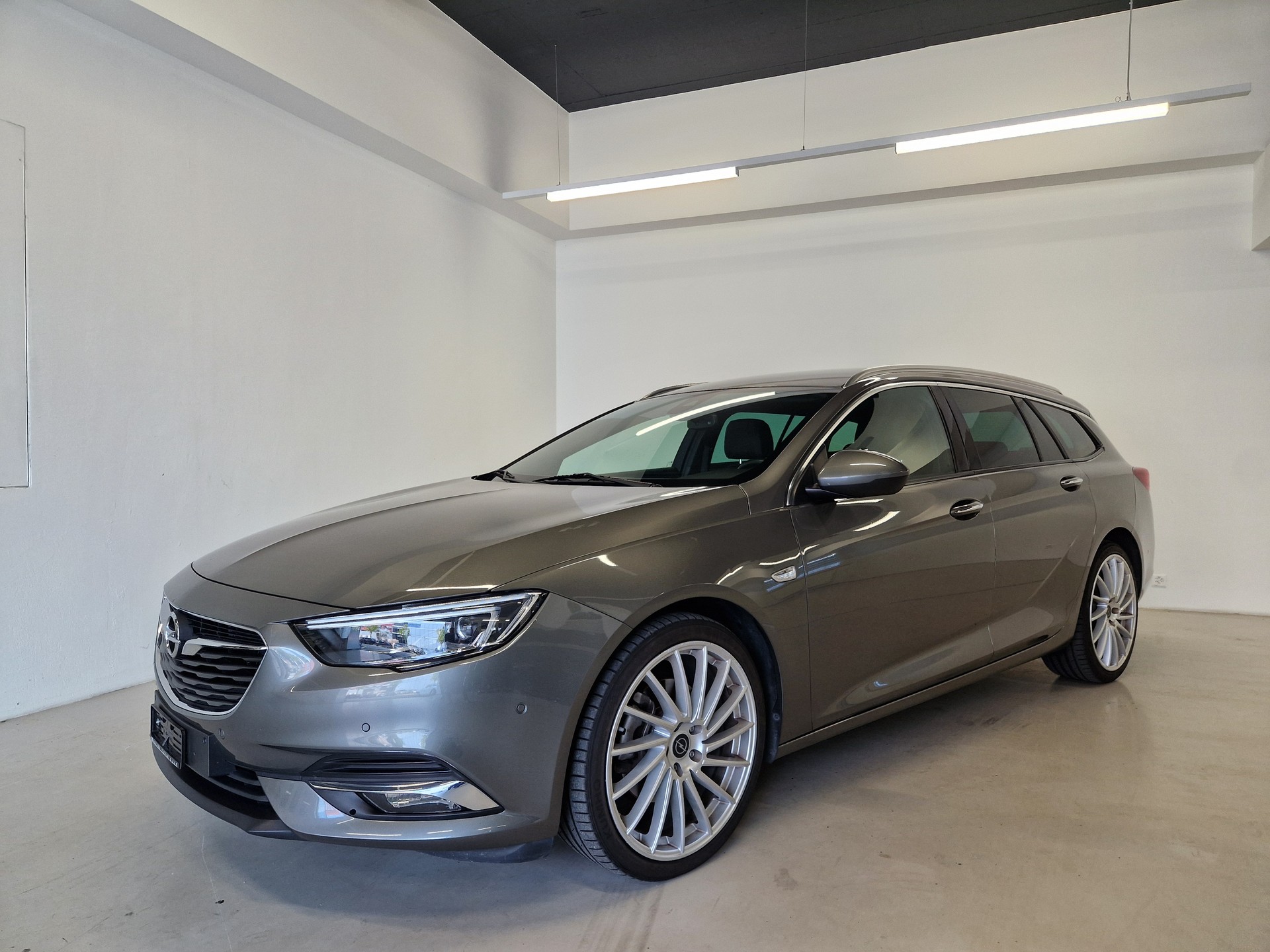 OPEL Insignia 1.5 T Sports Tourer Excellence Automatic-image-0