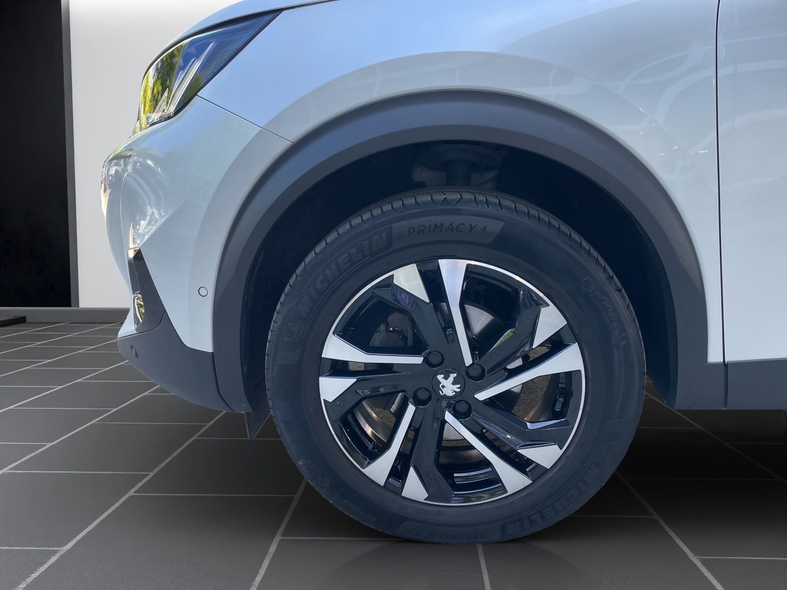PEUGEOT 2008 1.5 BlueHDi GT Line-image-9