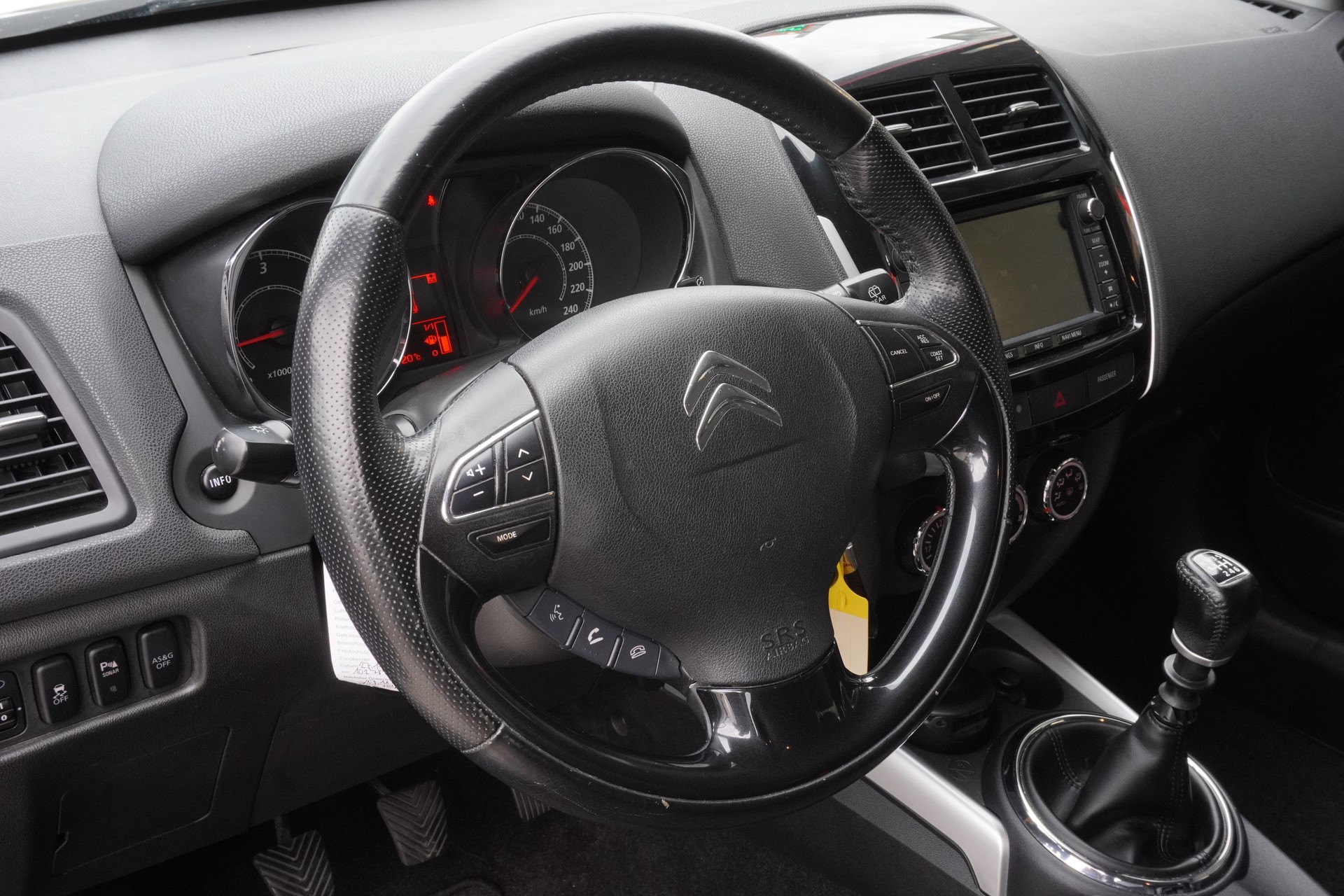 CITROEN C4 Aircross 1.6 HDi Séduction 4WD-image-9