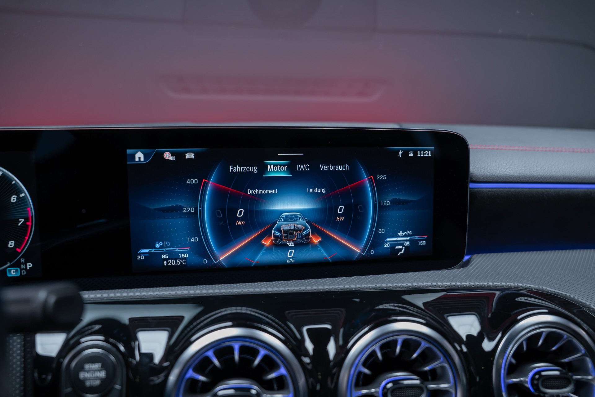 MERCEDES-BENZ CLA 35 AMG 4matic / Panorama-Glasdach / Burmester / Rückfahrkamera-image-37