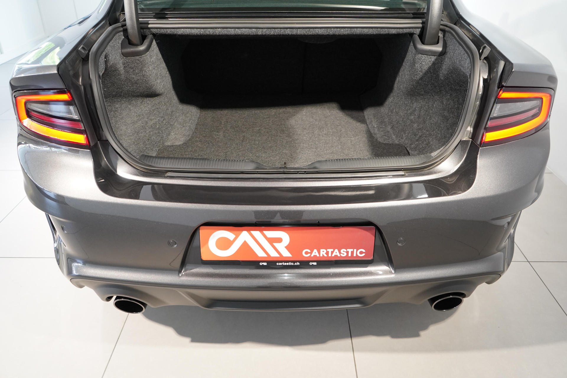 DODGE Charger Hellcat 6.2 V8 Kompressor 717 PS-image-4
