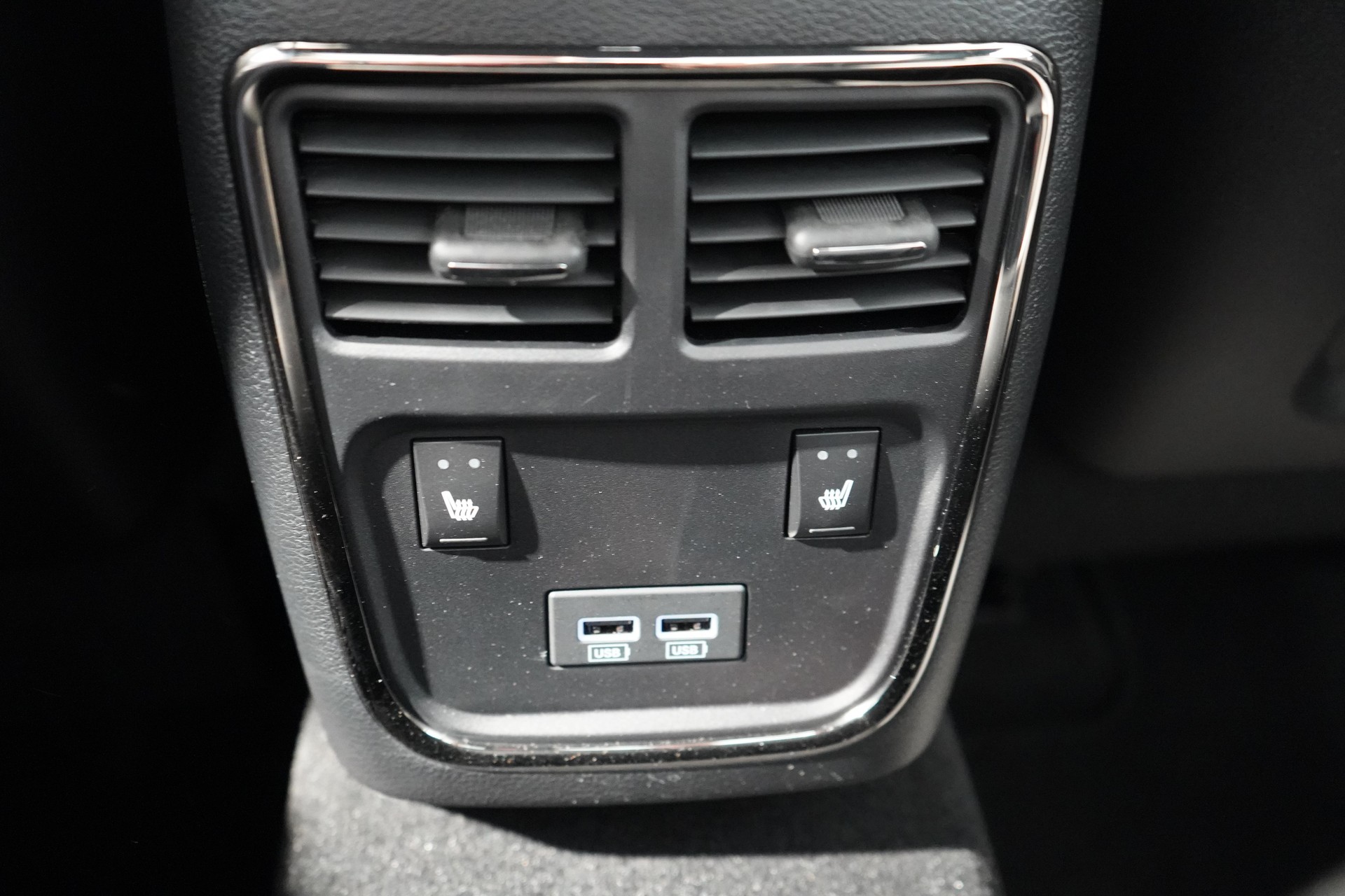 DODGE Charger Hellcat 6.2 V8 Kompressor 717 PS-image-16