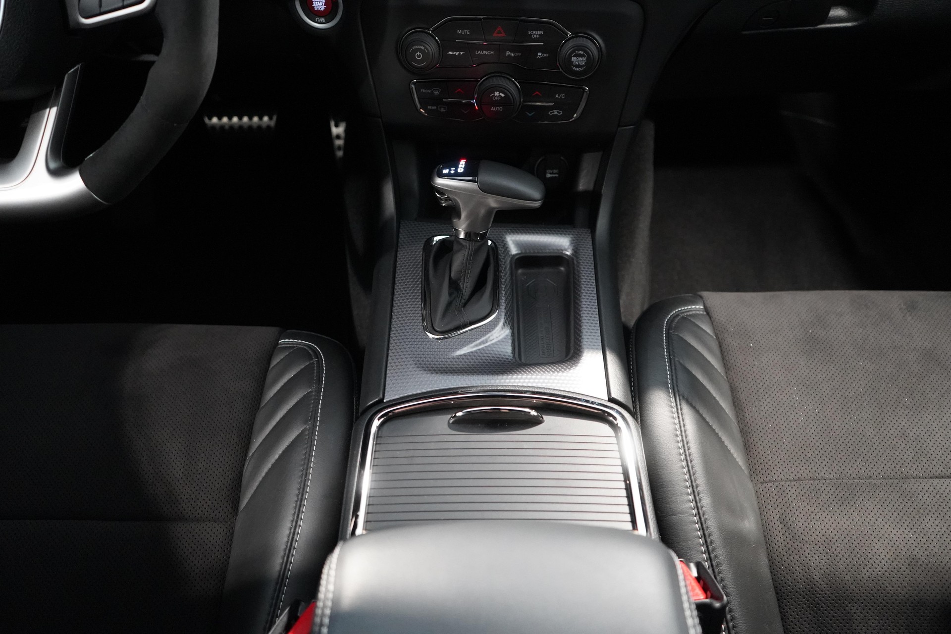 DODGE Charger Hellcat 6.2 V8 Kompressor 717 PS-image-12