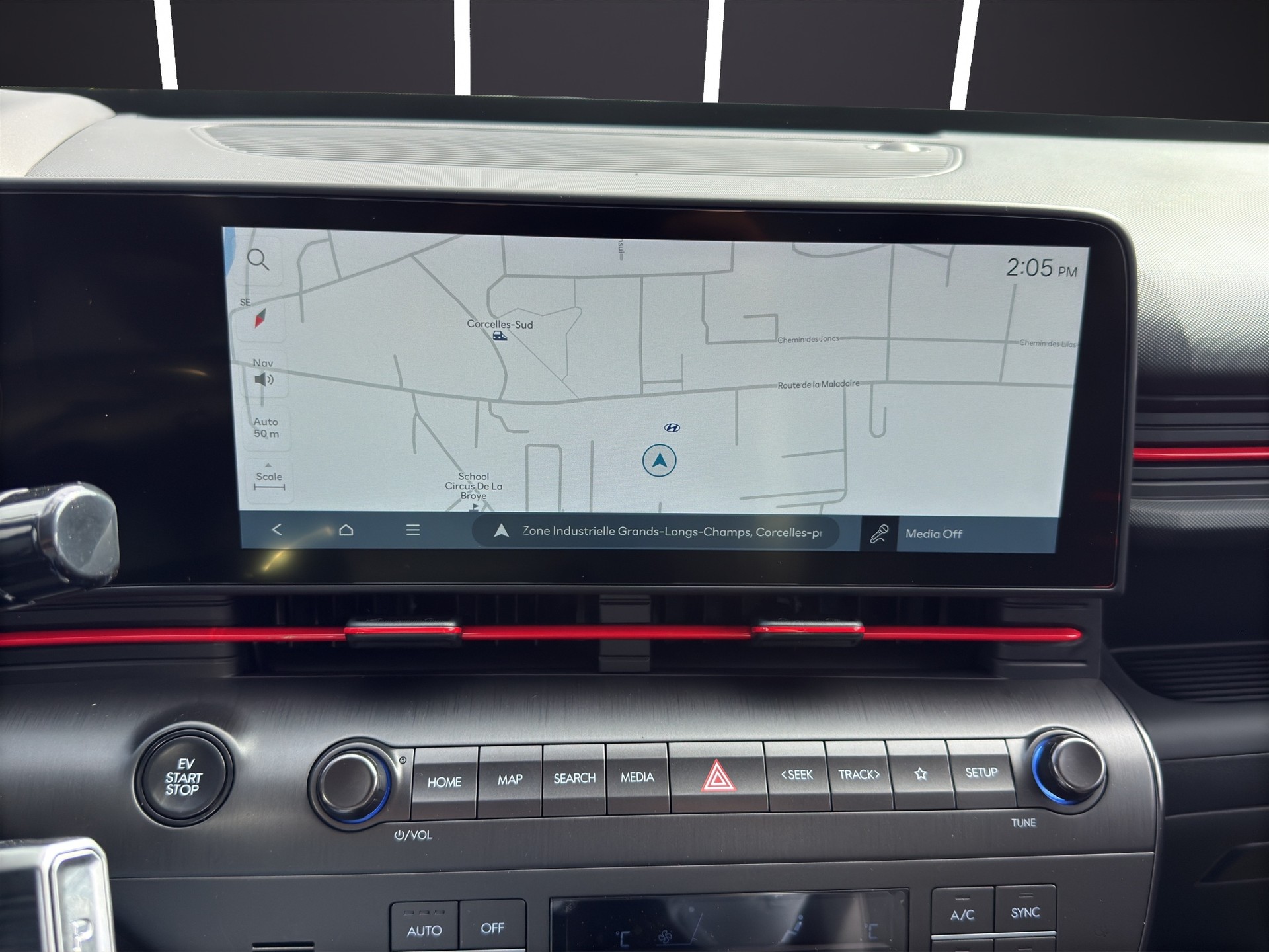 HYUNDAI Kona EV 65.4 kWh N Line-image-11