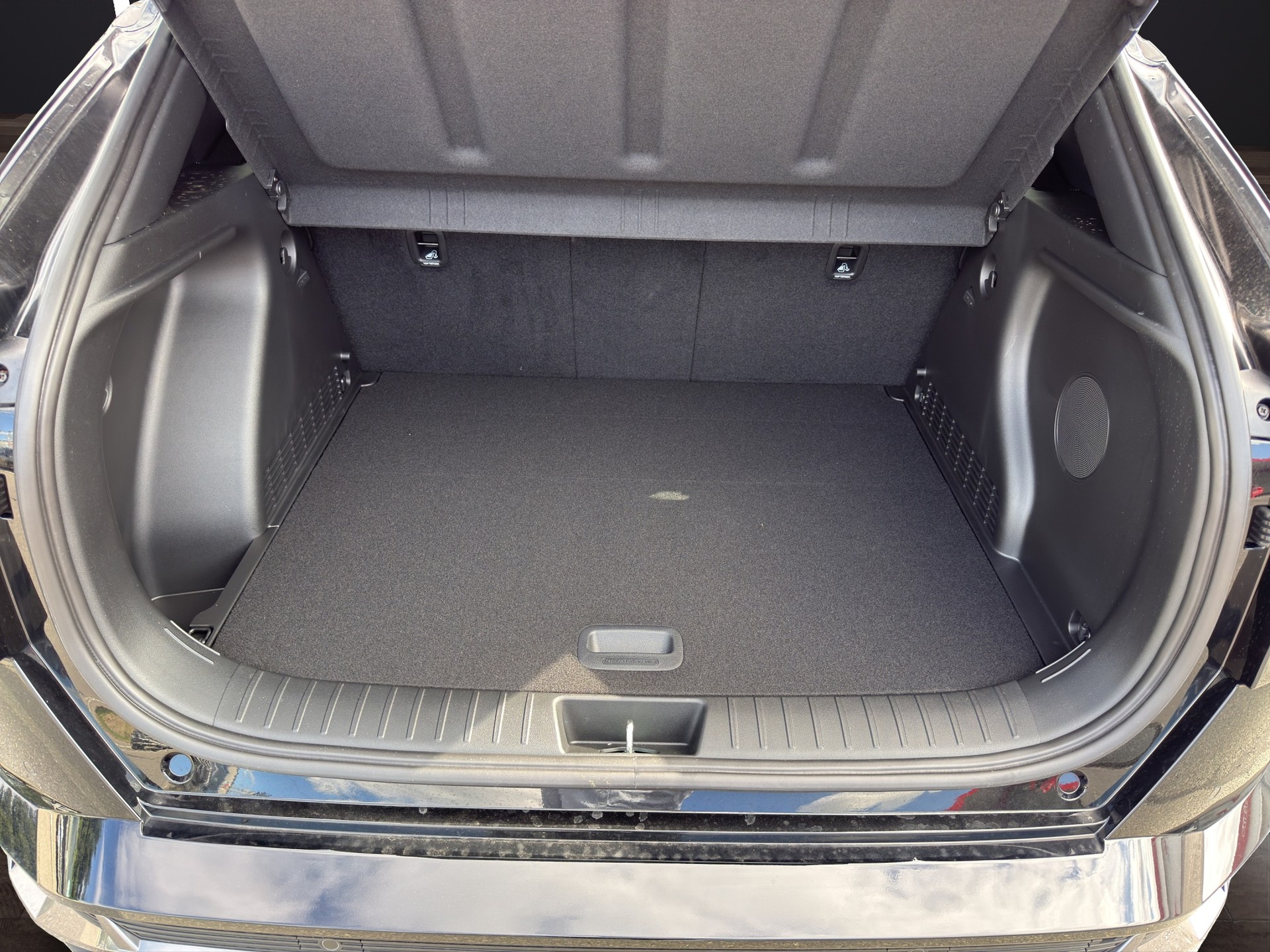 HYUNDAI Kona EV 65.4 kWh N Line-image-16