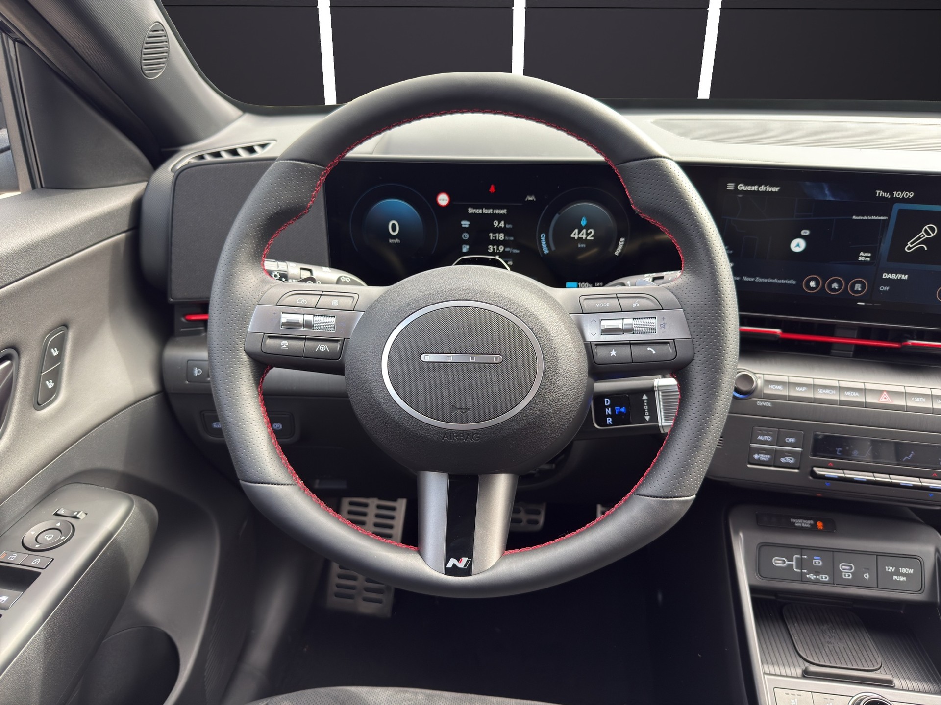 HYUNDAI Kona EV 65.4 kWh N Line-image-9