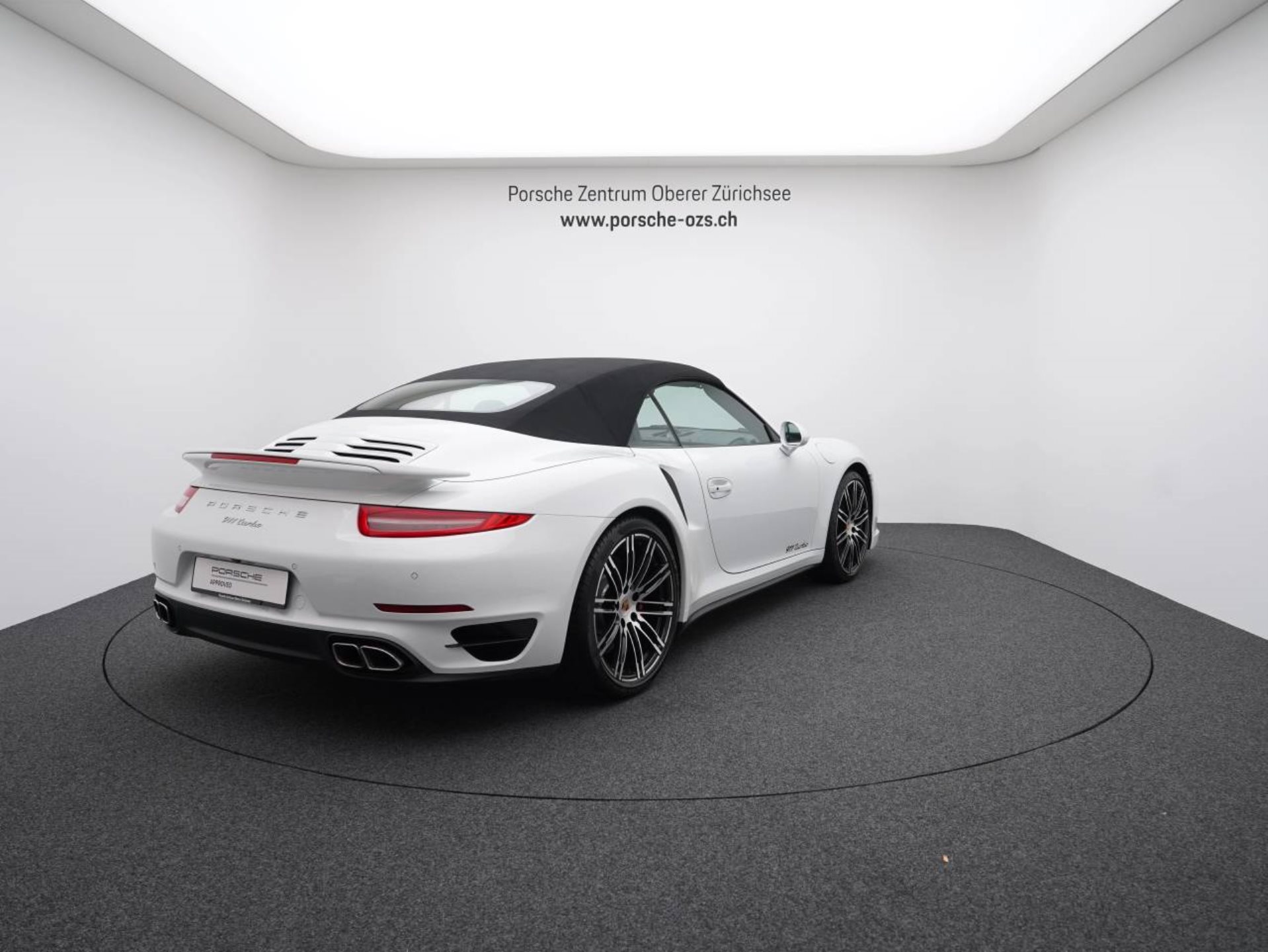 PORSCHE 911 Turbo Cabriolet-image-6