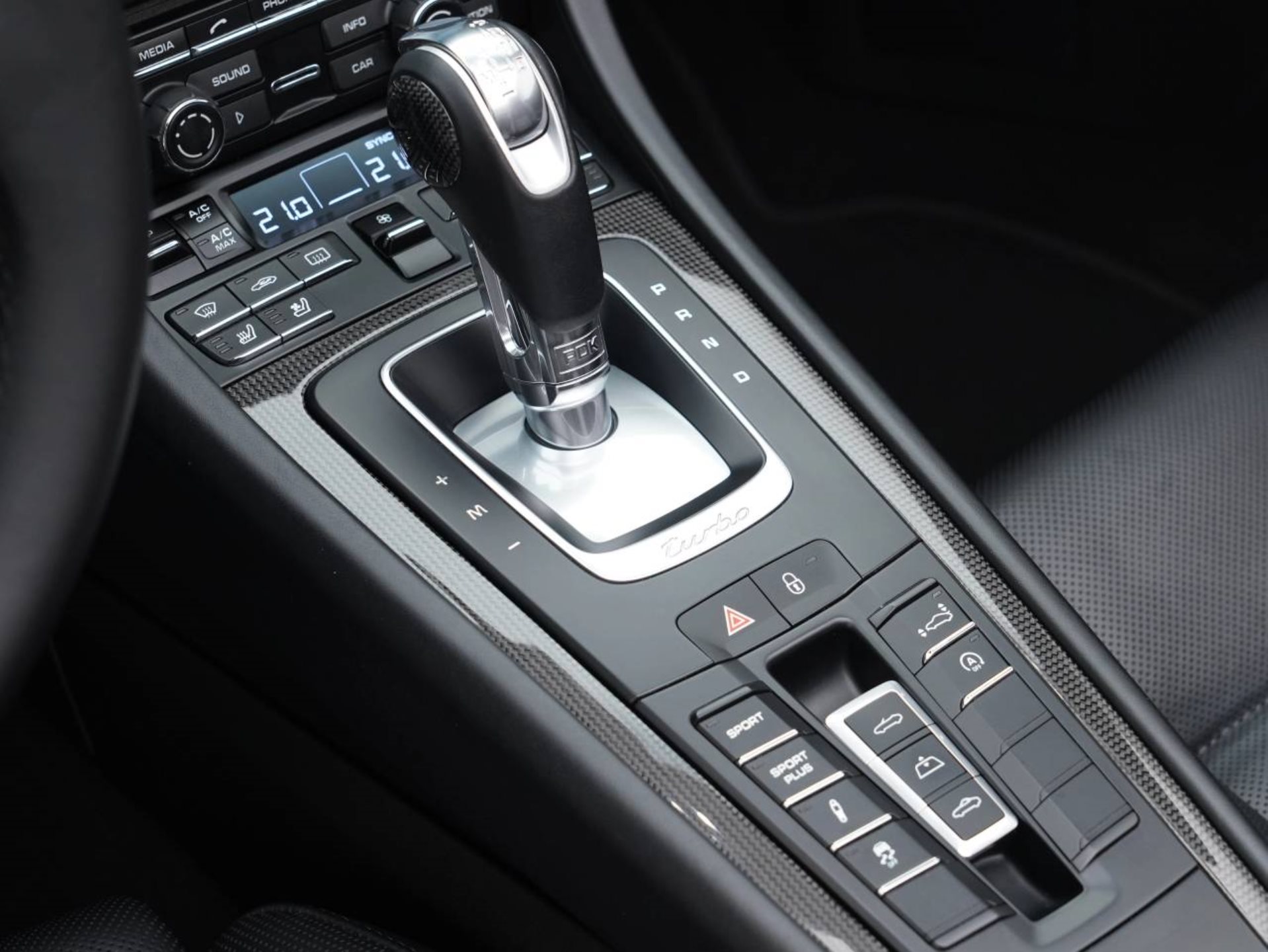 PORSCHE 911 Turbo Cabriolet-image-19