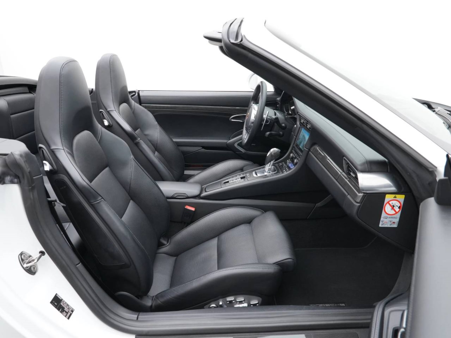 PORSCHE 911 Turbo Cabriolet-image-25
