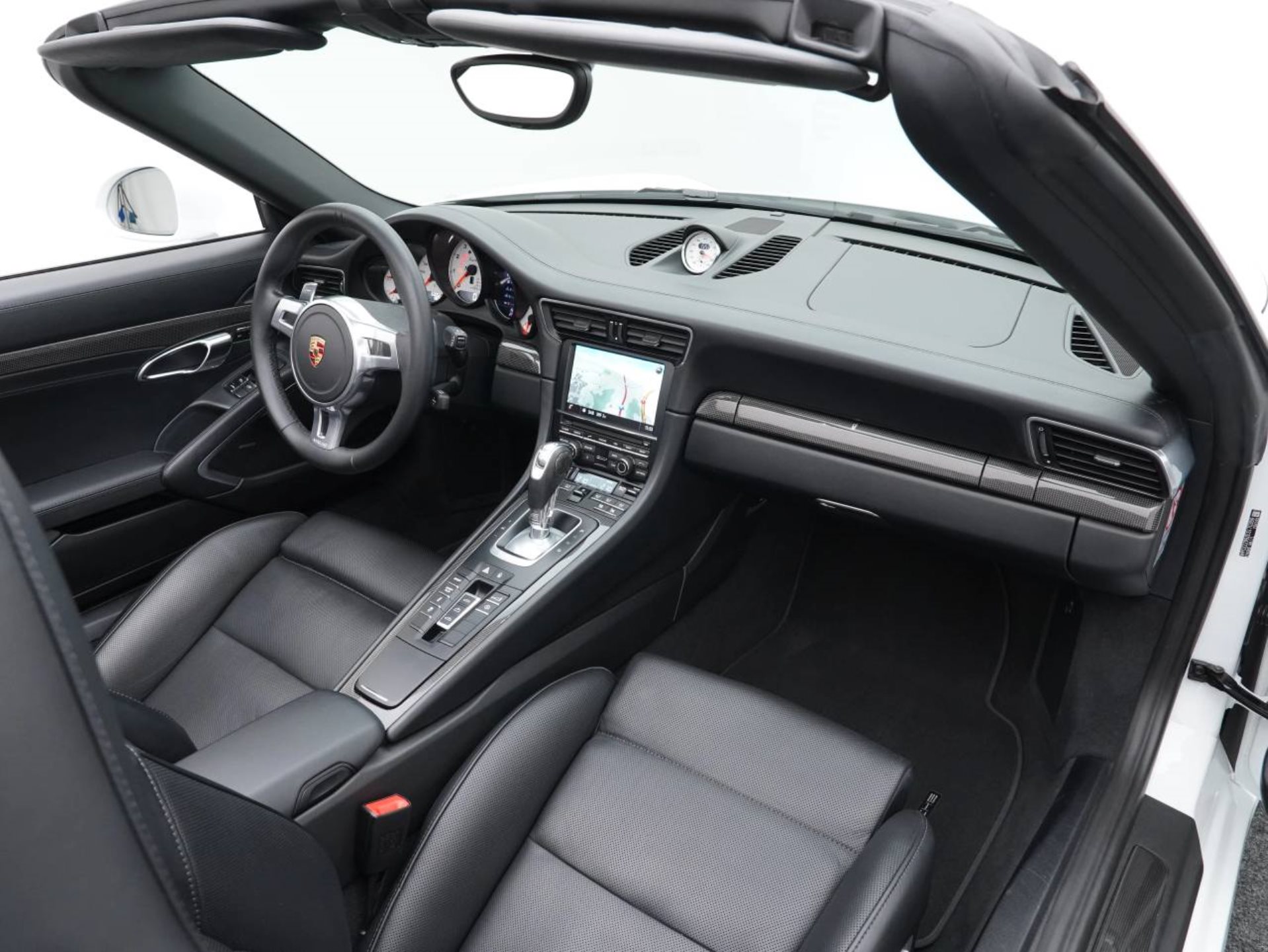 PORSCHE 911 Turbo Cabriolet-image-24