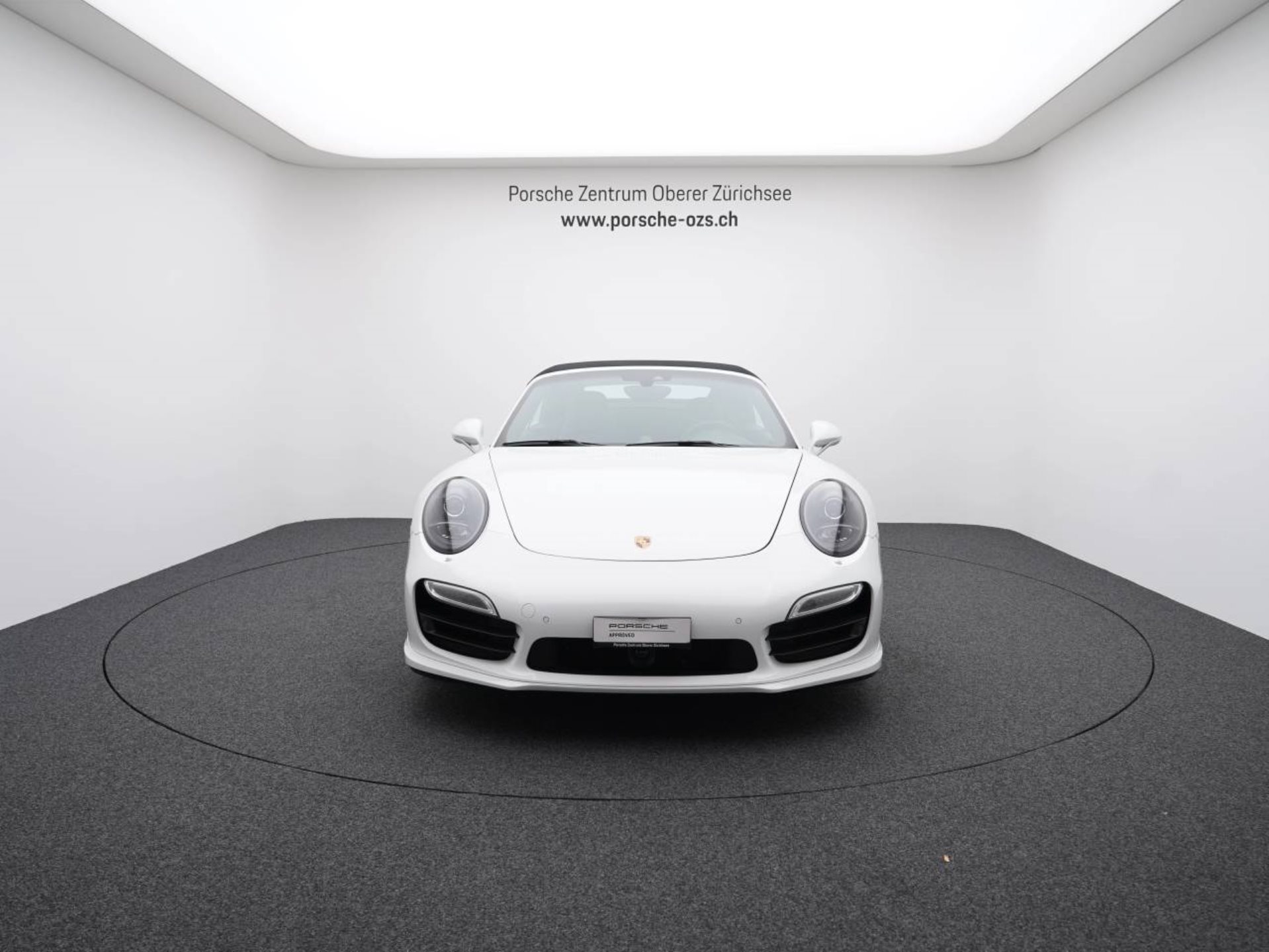 PORSCHE 911 Turbo Cabriolet-image-9