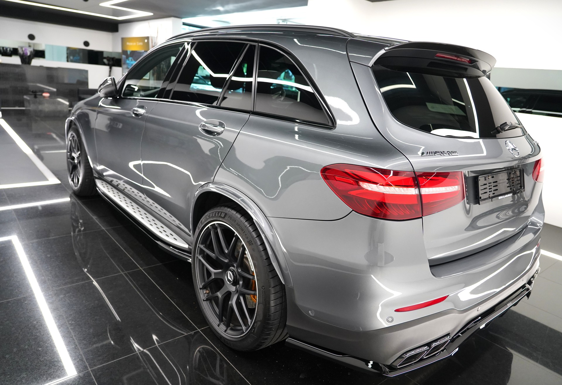 MERCEDES-BENZ GLC 63 S AMG 4Matic+-image-6