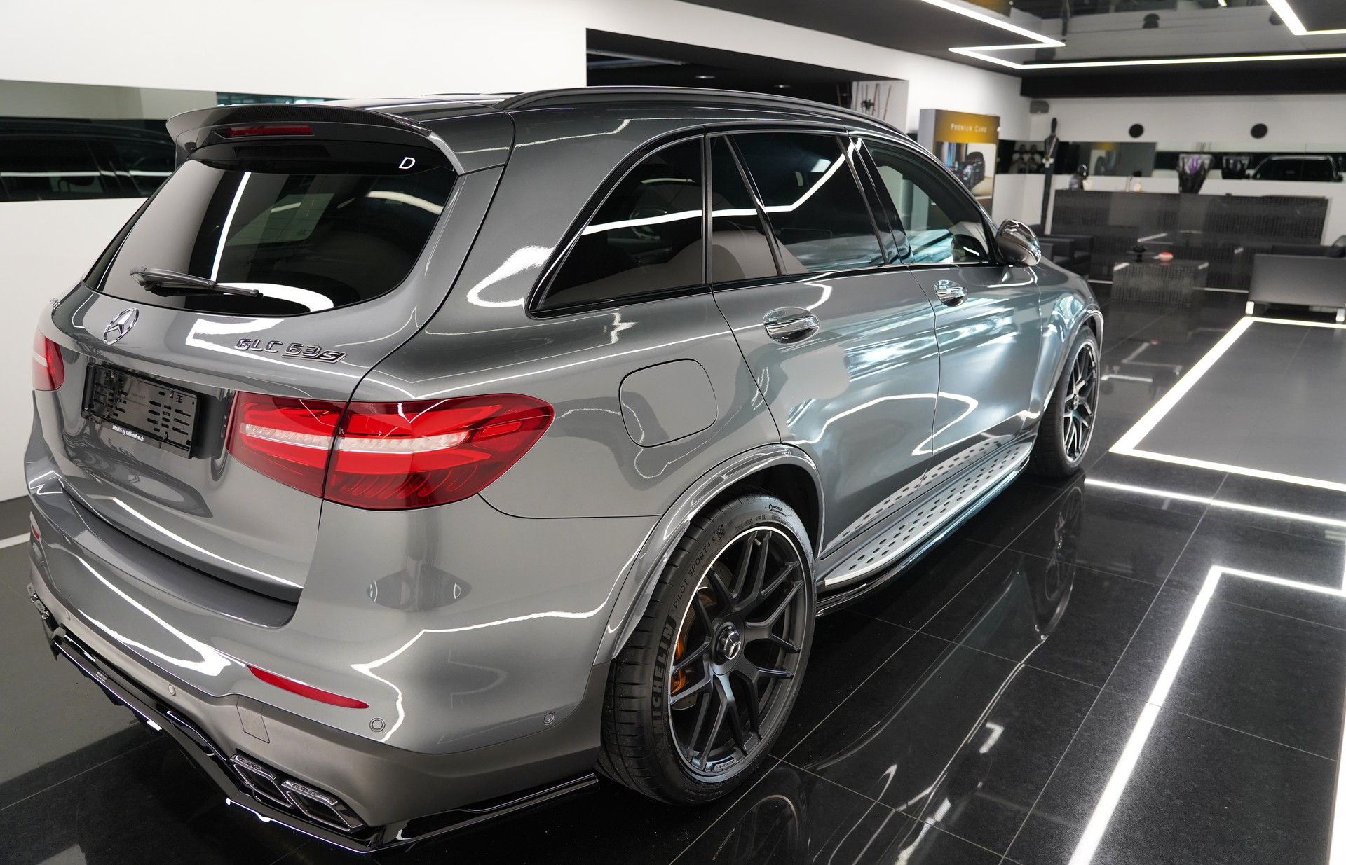 MERCEDES-BENZ GLC 63 S AMG 4Matic+-image-5