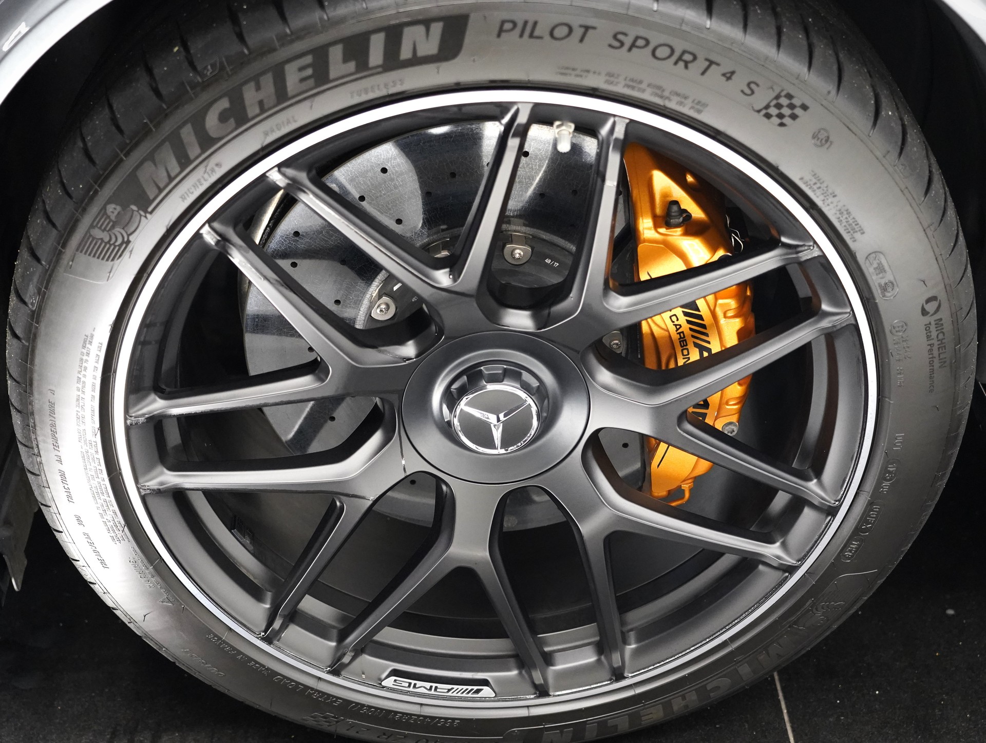MERCEDES-BENZ GLC 63 S AMG 4Matic+-image-10
