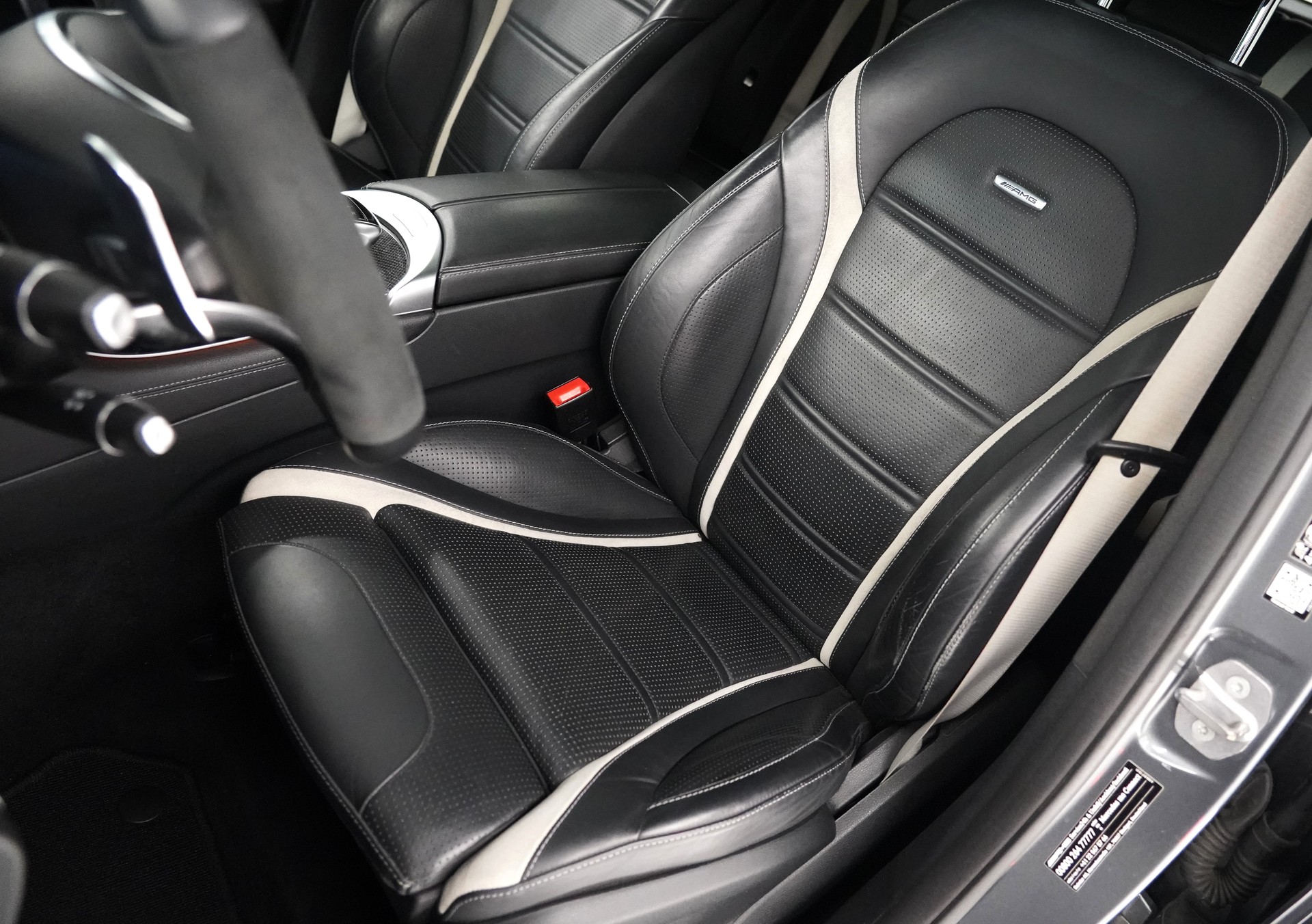 MERCEDES-BENZ GLC 63 S AMG 4Matic+-image-9