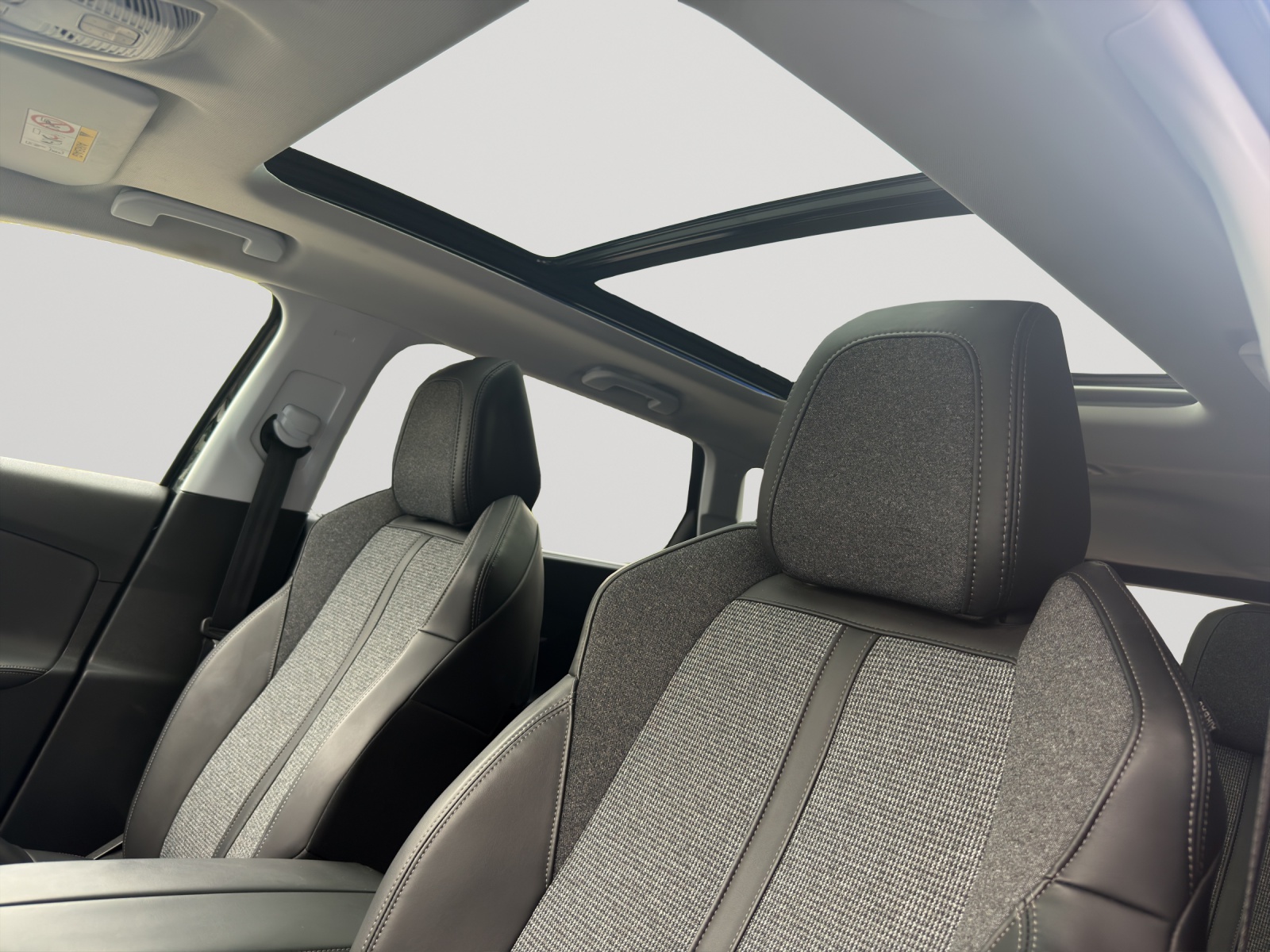 PEUGEOT 5008 1.2PureTech Allure-image-13