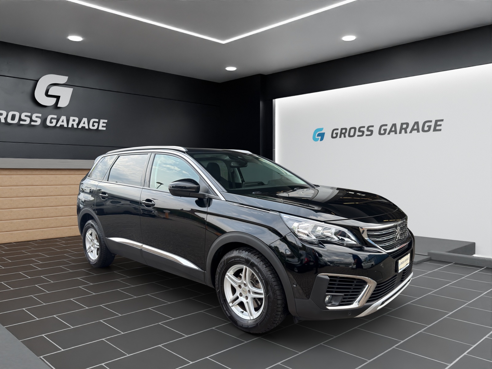 PEUGEOT 5008 1.2PureTech Allure-image-0