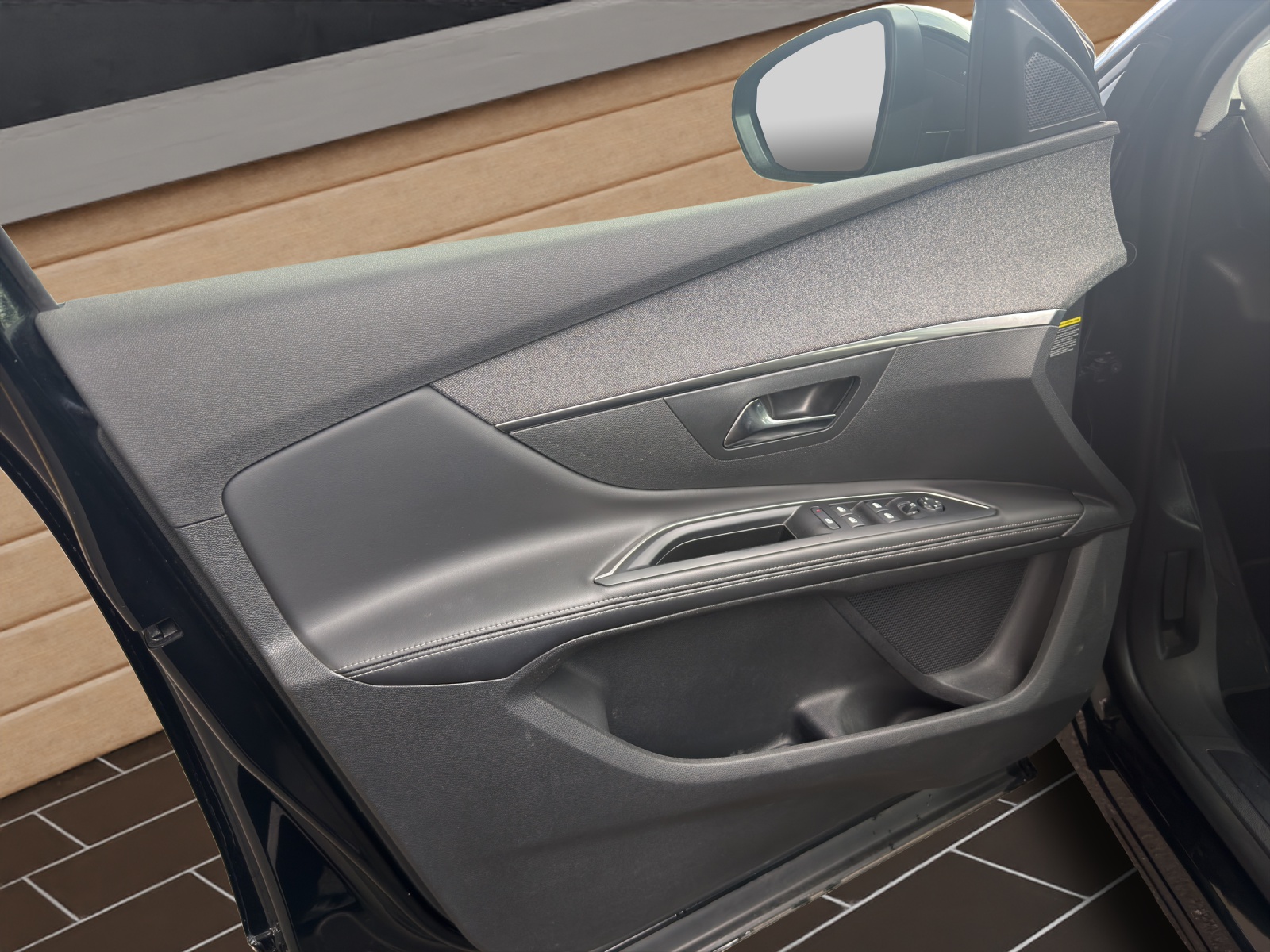 PEUGEOT 5008 1.2PureTech Allure-image-12