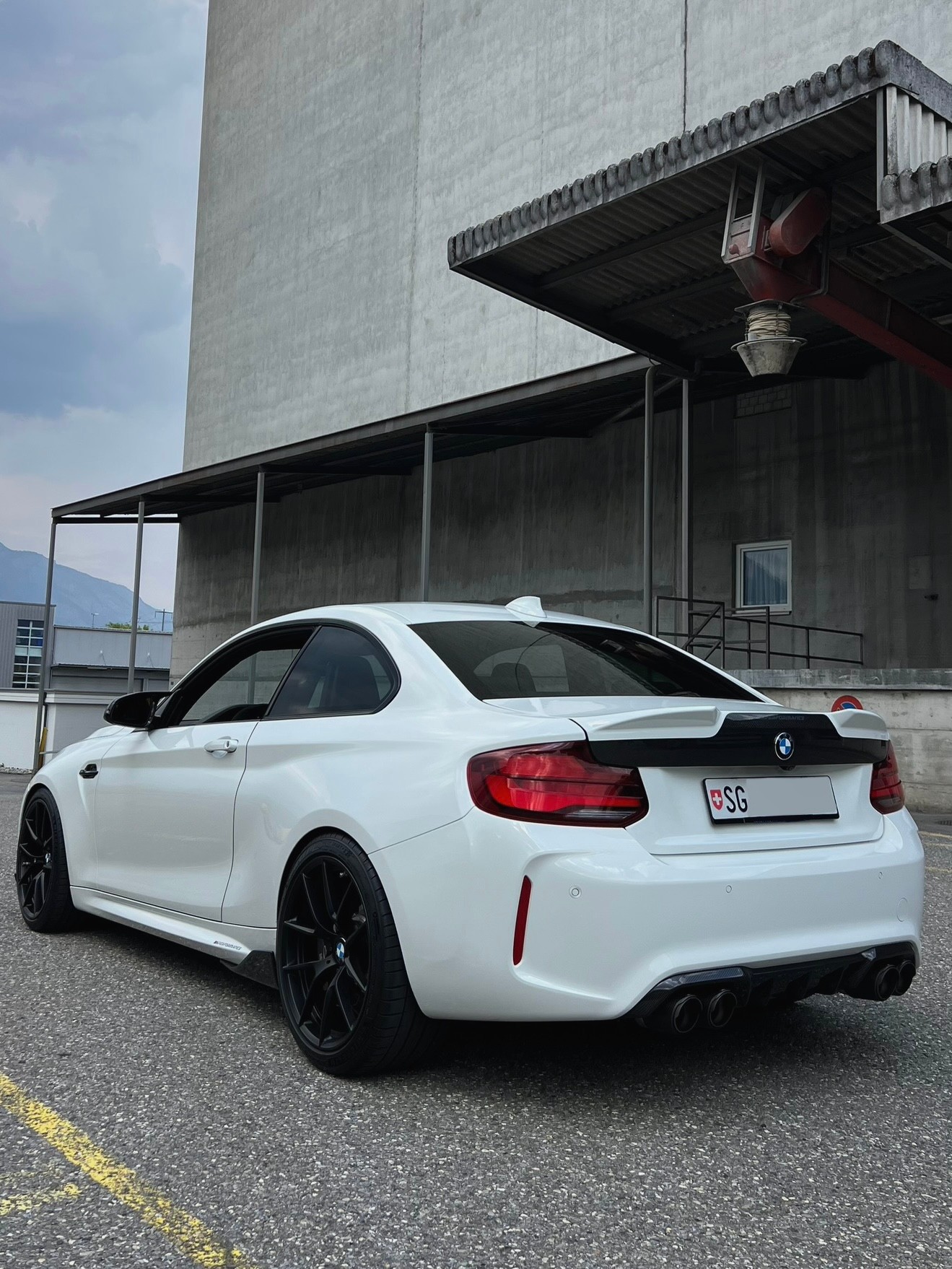 BMW M2 Competition-image-2