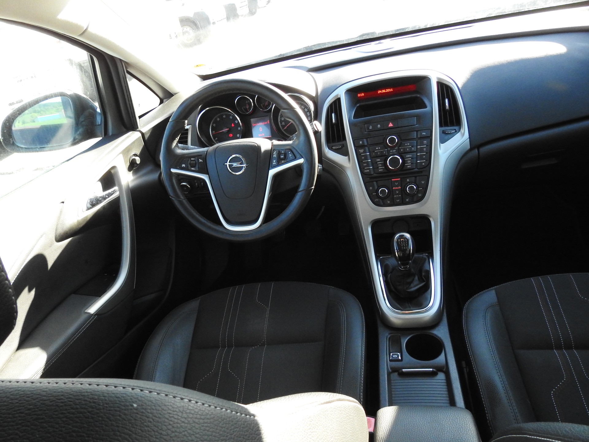 OPEL Astra 1.4i Turbo Anniversary Edition-image-18