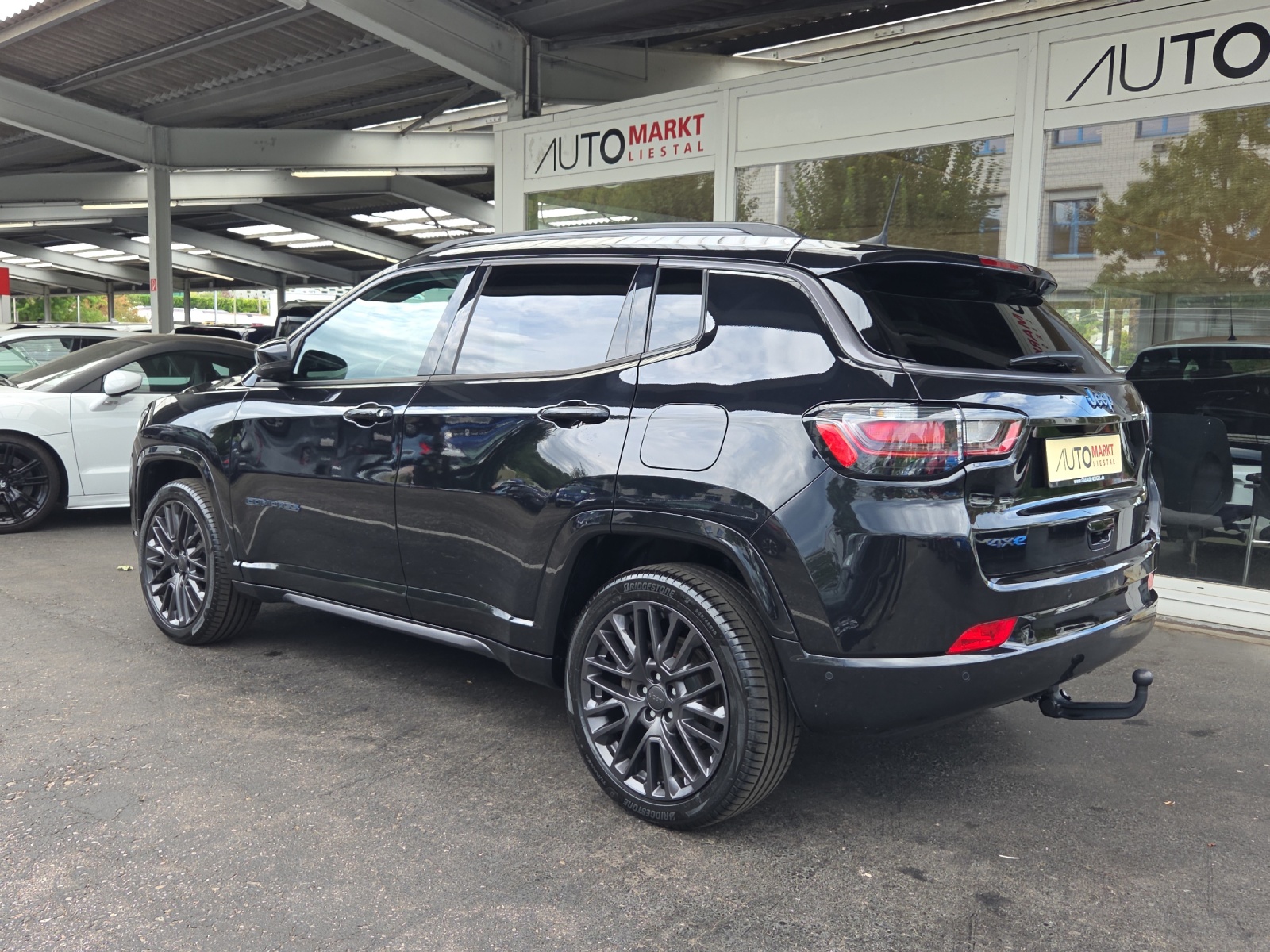JEEP Compass 1.3 T PHEV S AWD-image-2