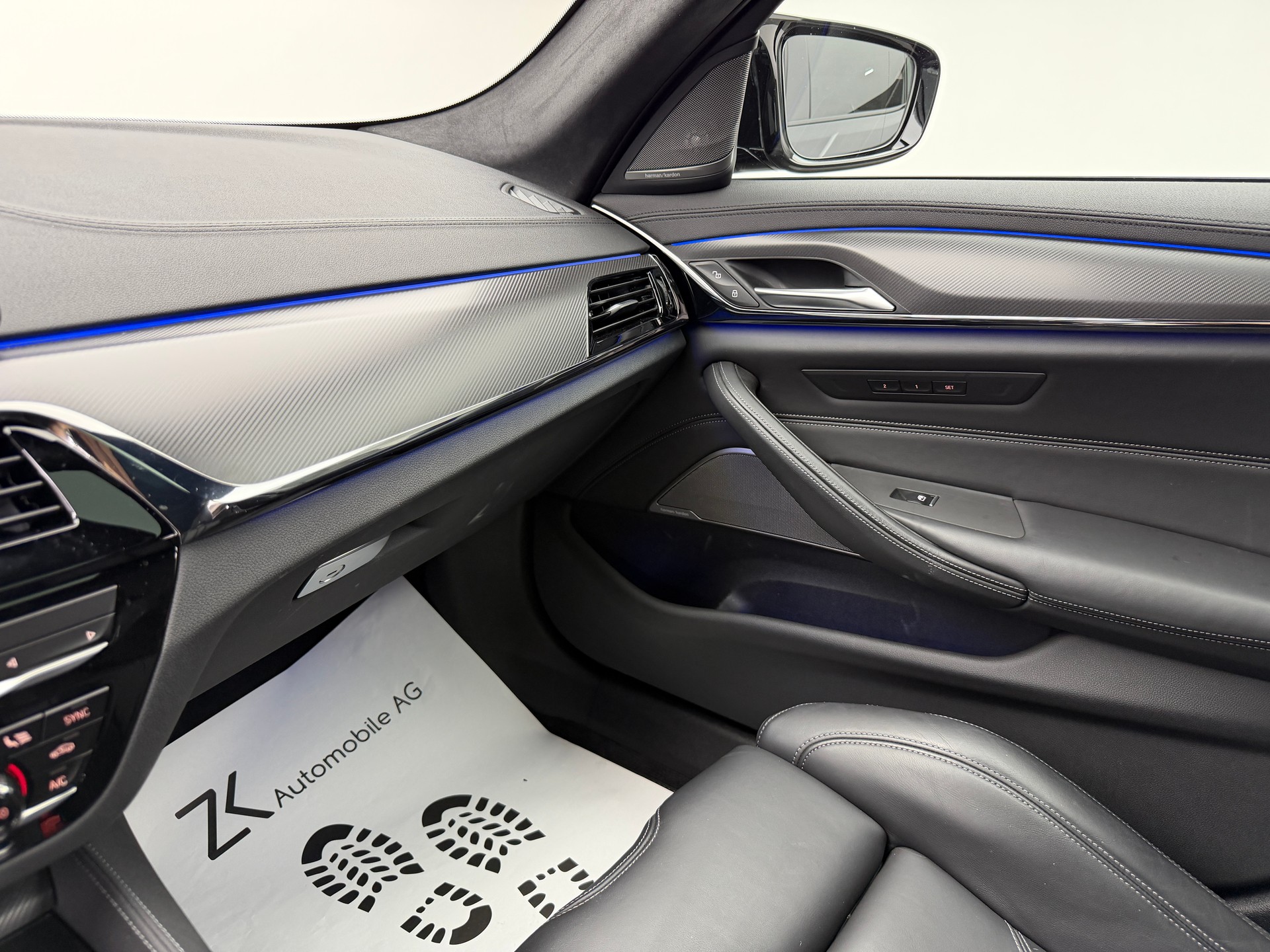 BMW M5 xDrive BLACK SAPPHIRE METALLIC Competition Drivelogic-image-10