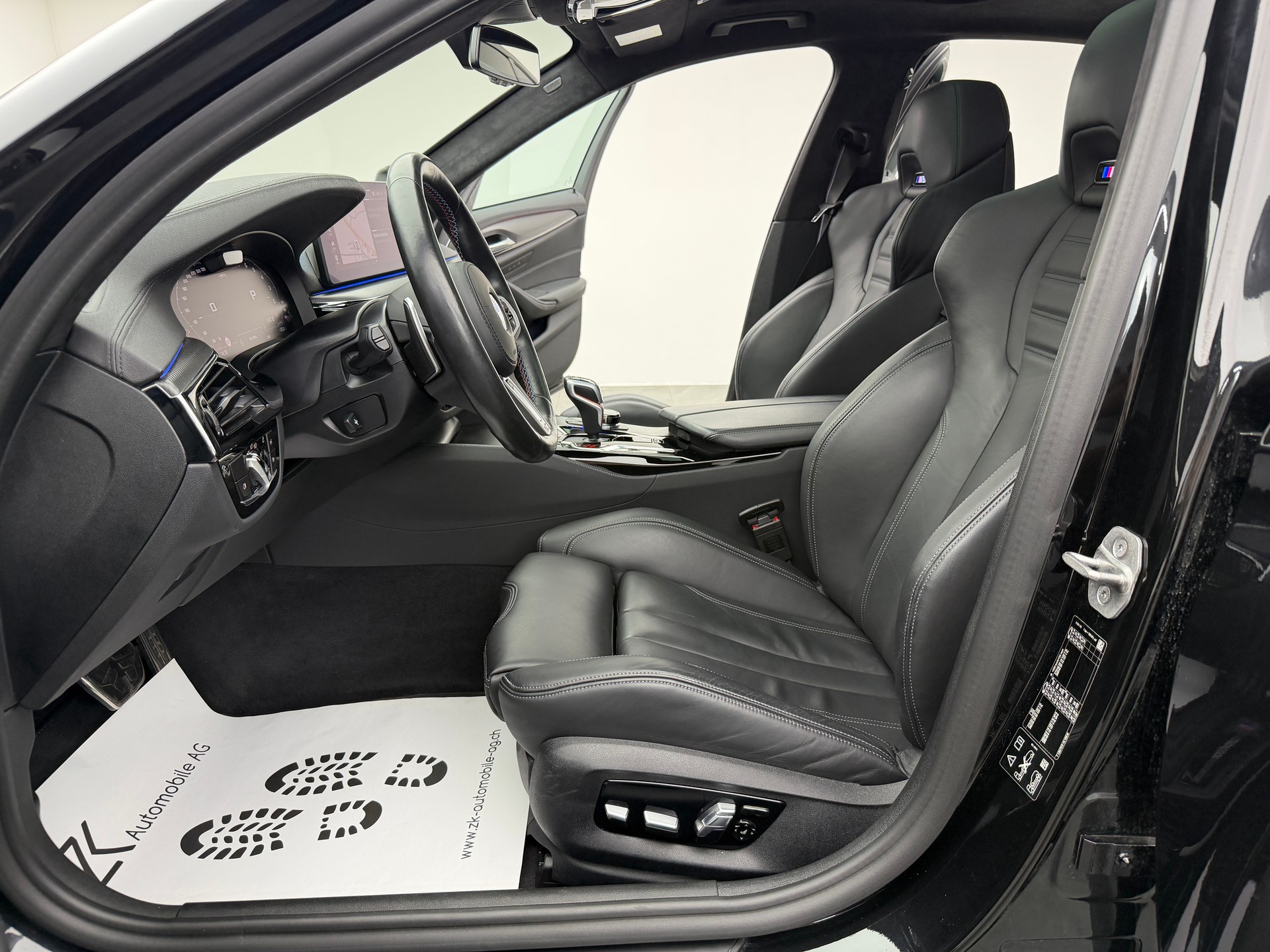 BMW M5 xDrive BLACK SAPPHIRE METALLIC Competition Drivelogic-image-5